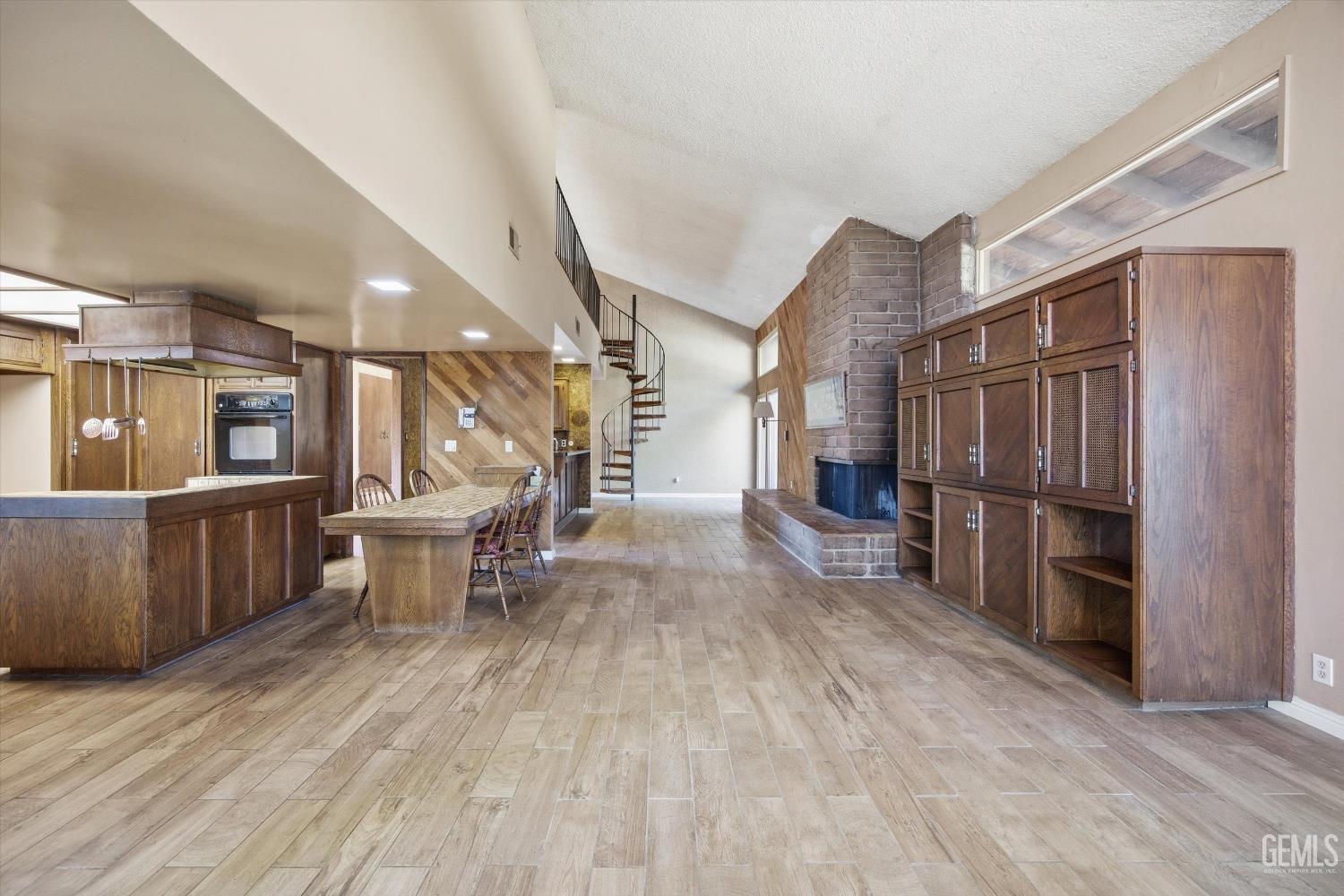 7700 Las Cruces Avenue