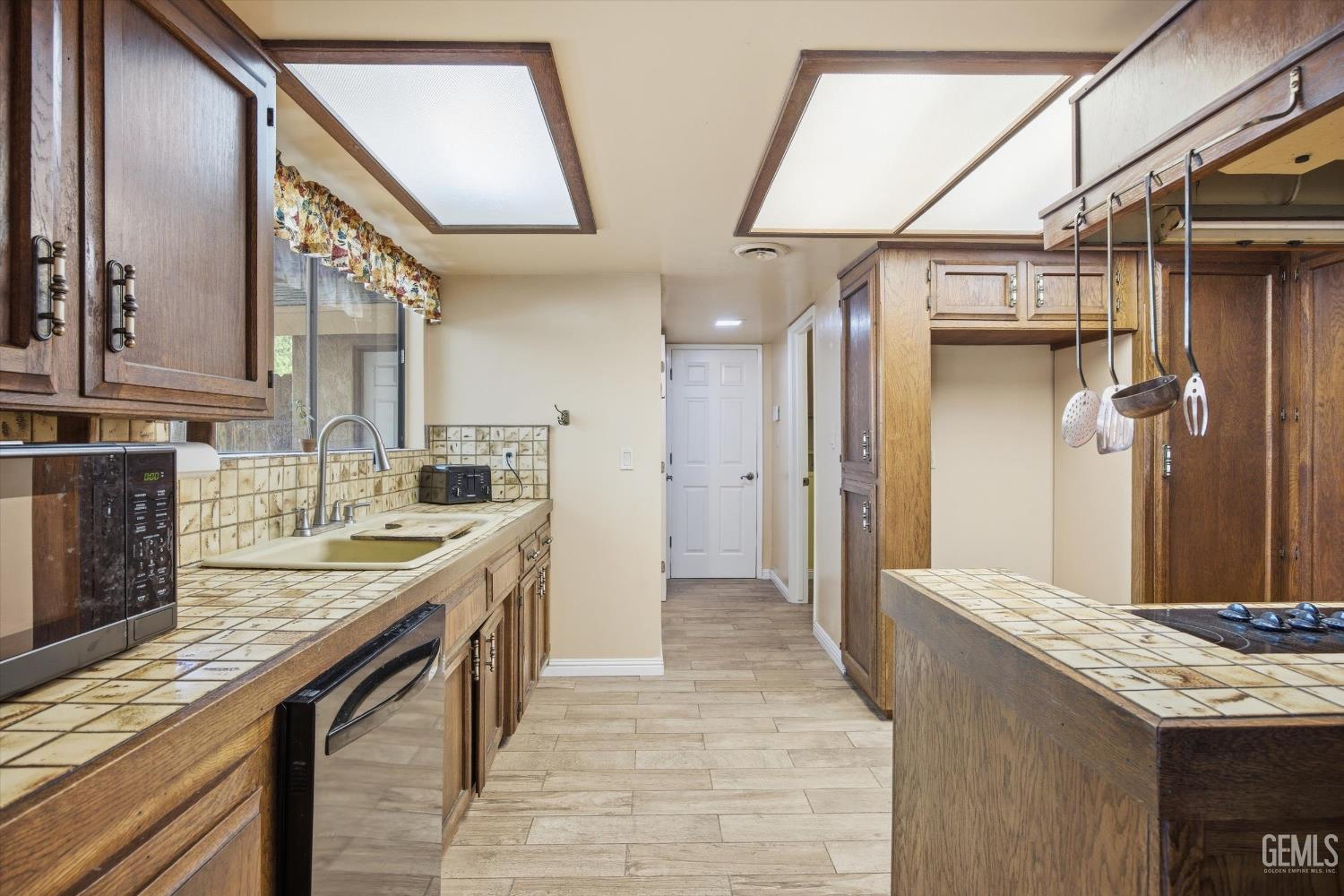 7700 Las Cruces Avenue