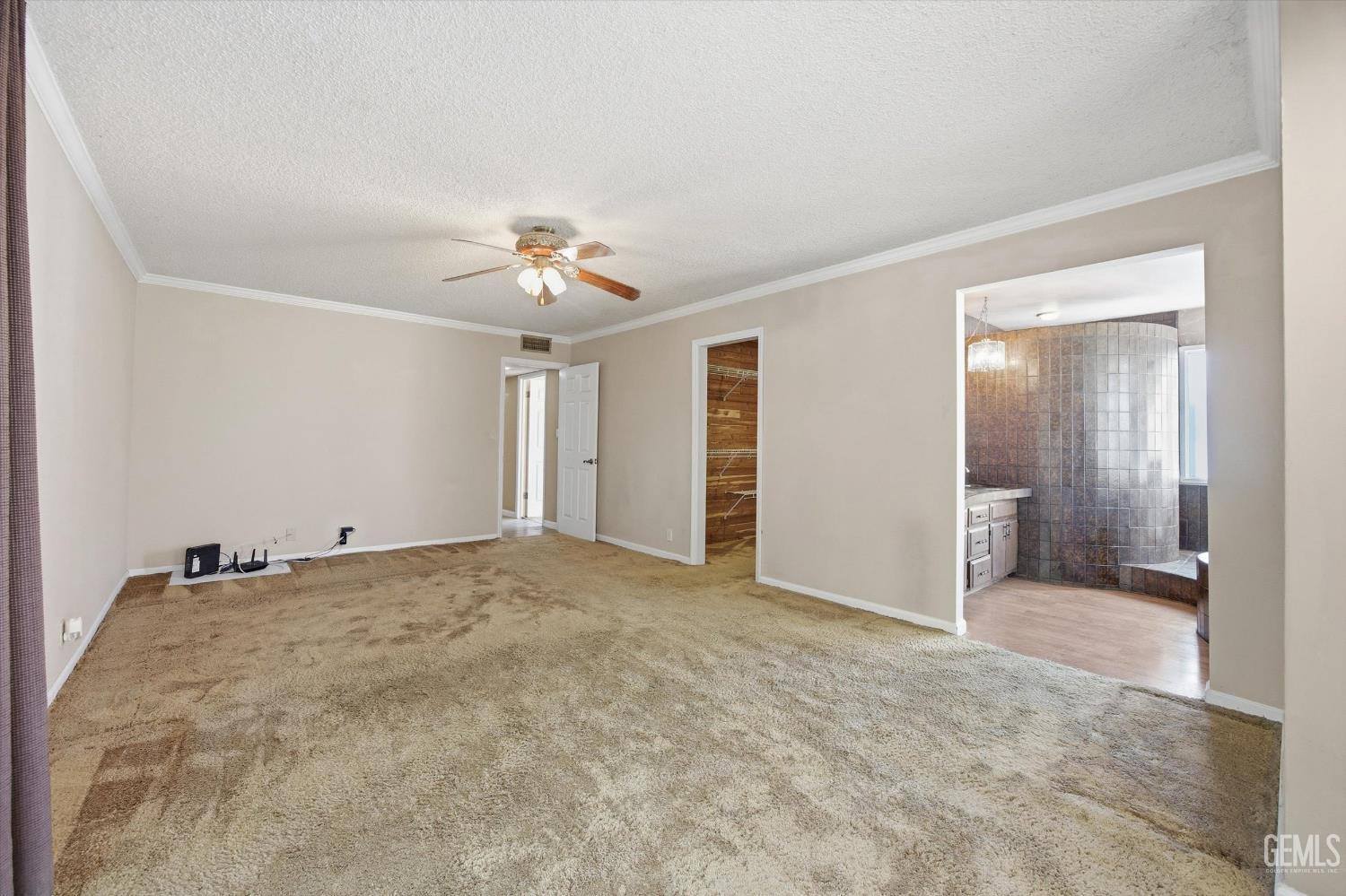 7700 Las Cruces Avenue