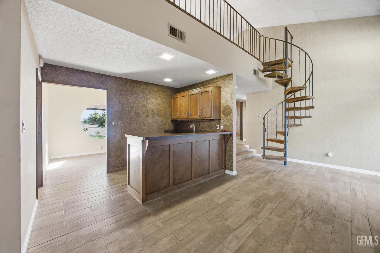 7700 Las Cruces Avenue