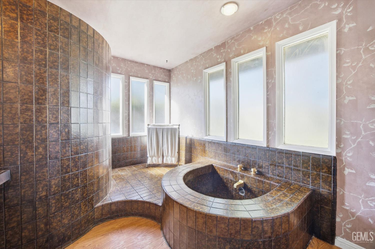 7700 Las Cruces Avenue