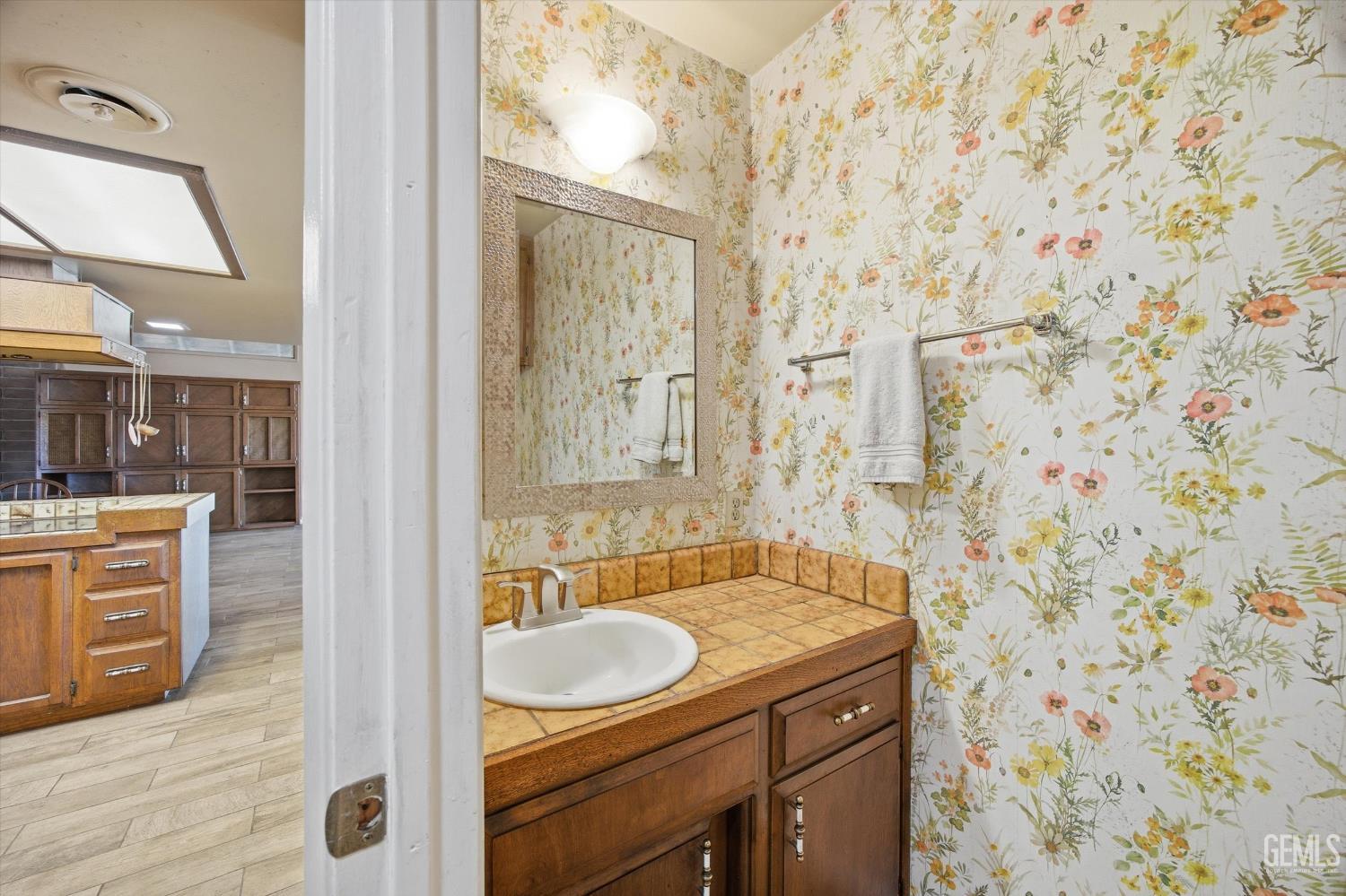 7700 Las Cruces Avenue