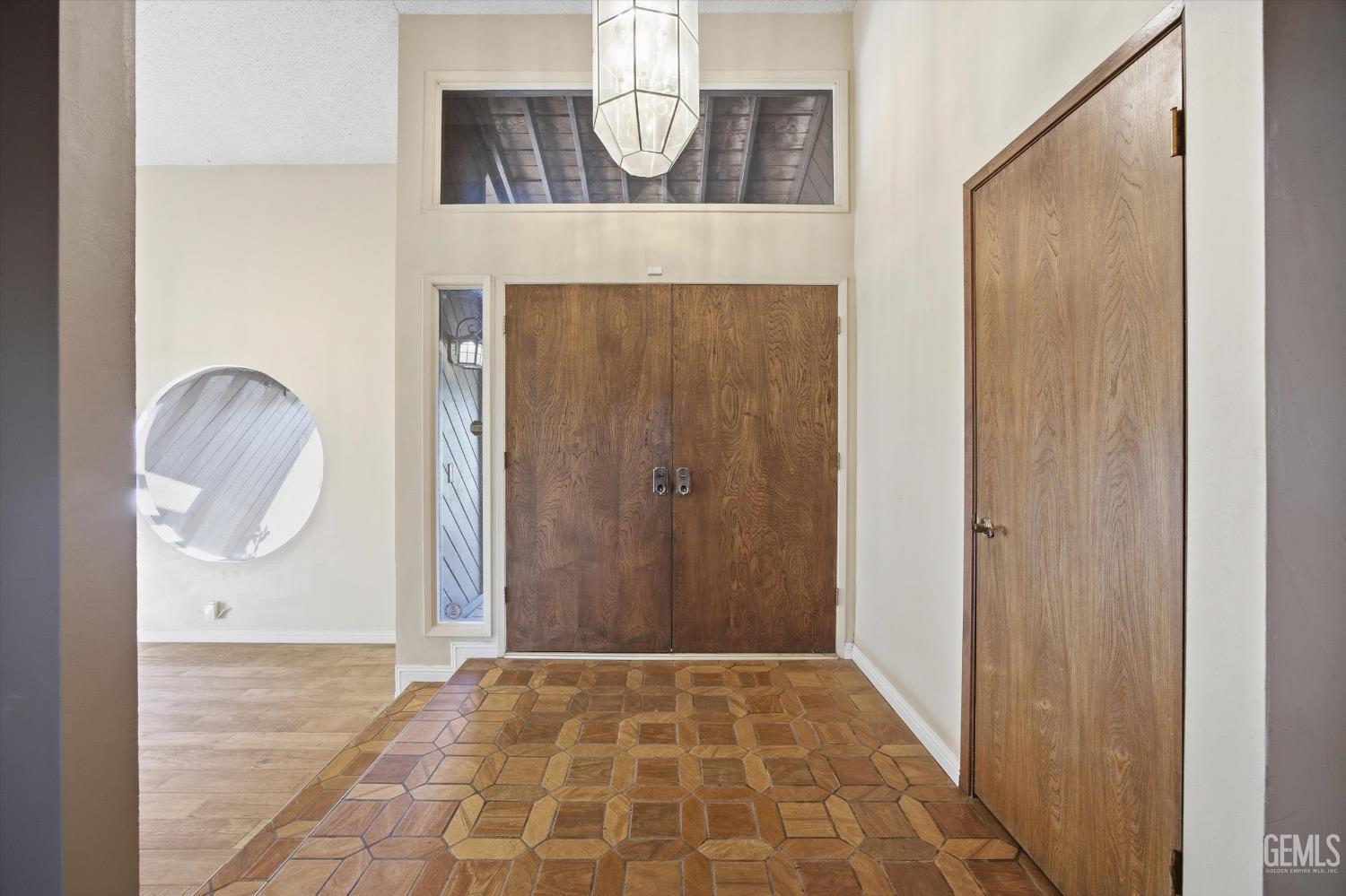 7700 Las Cruces Avenue