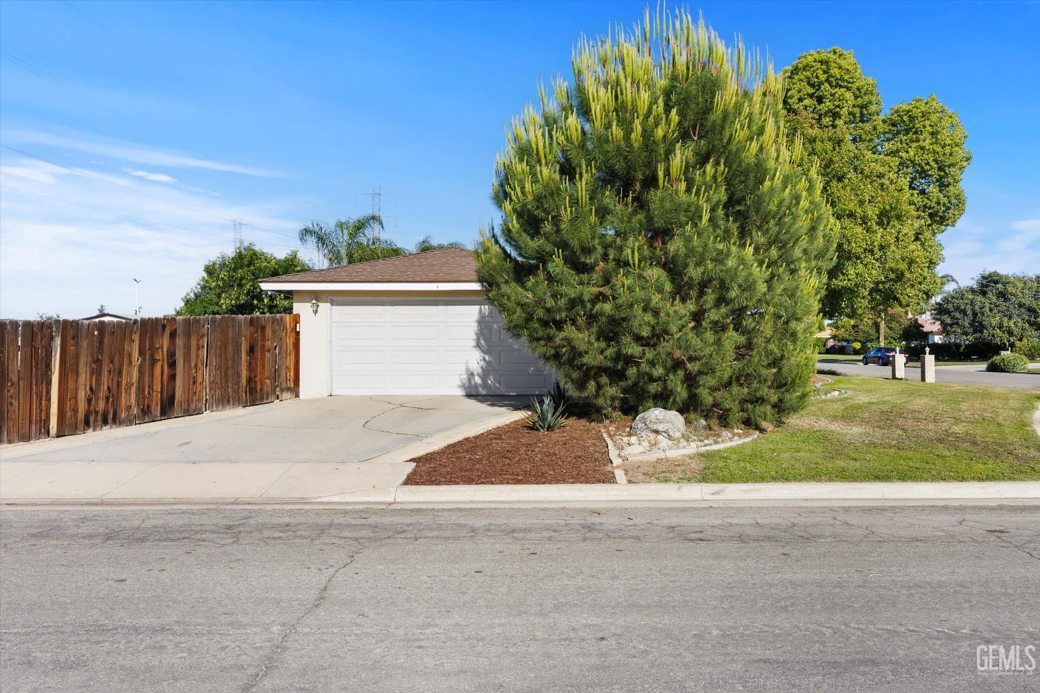 11808 Lone Oak Drive
