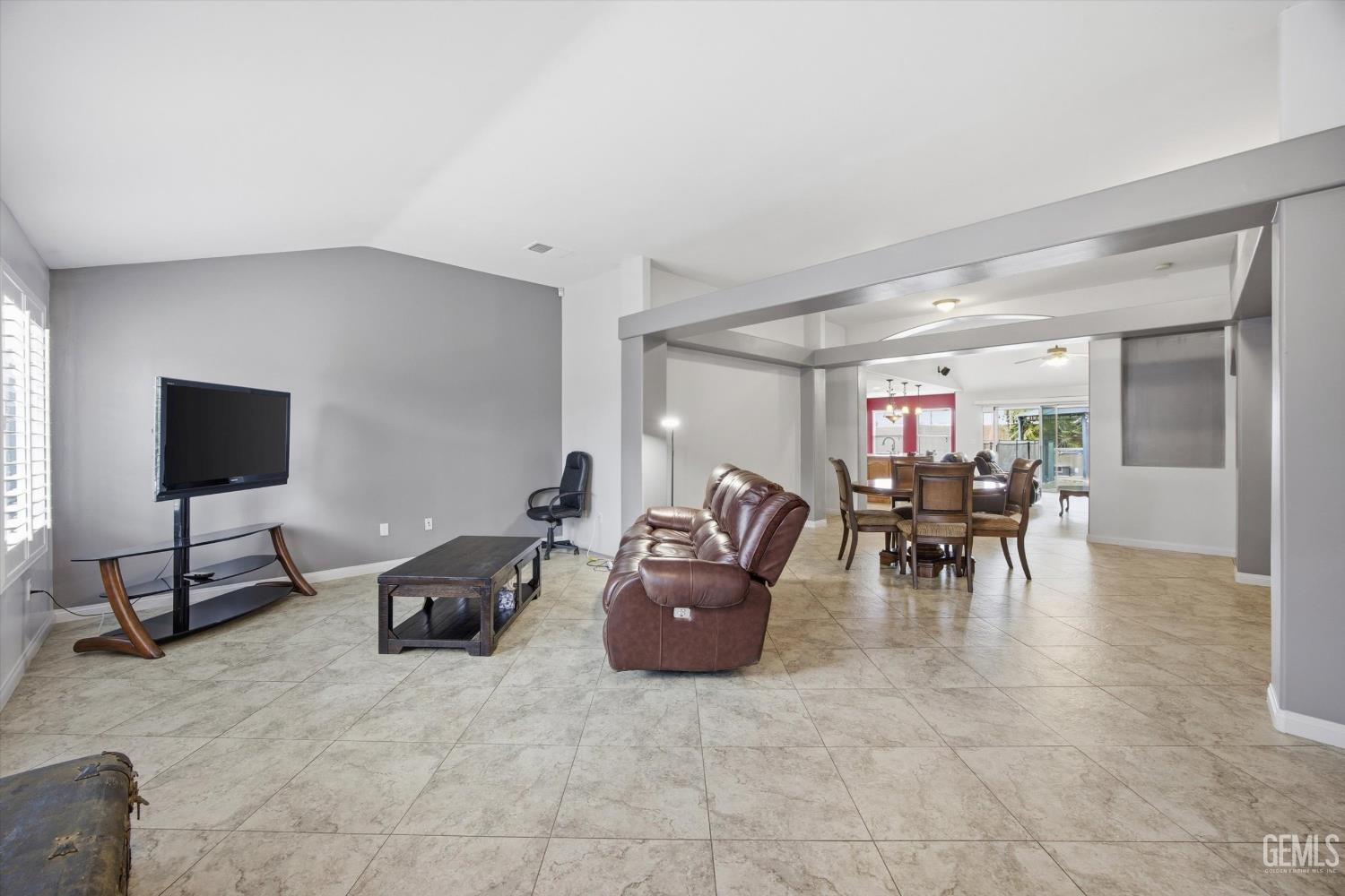 3915 Pescara Street