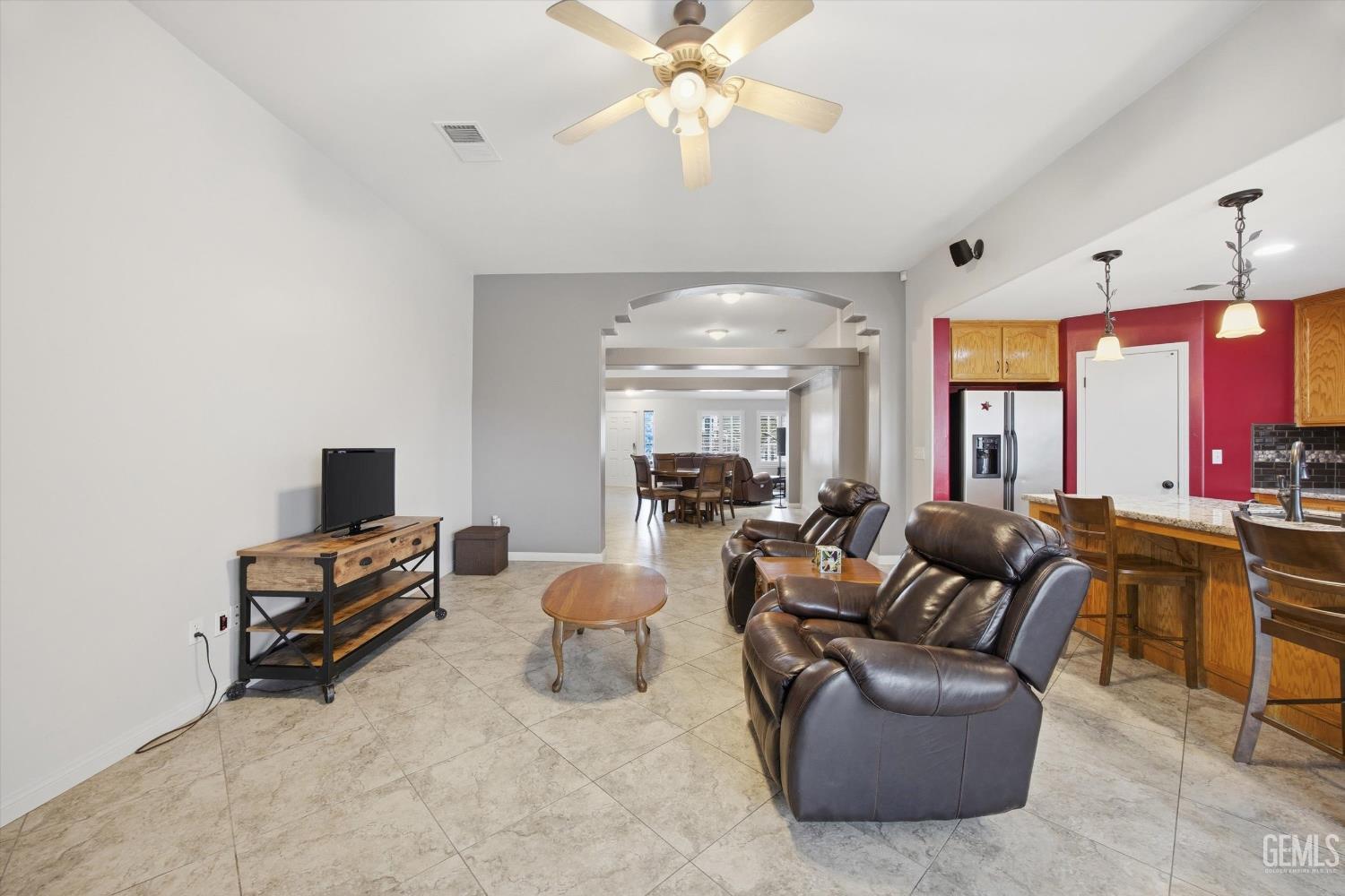 3915 Pescara Street