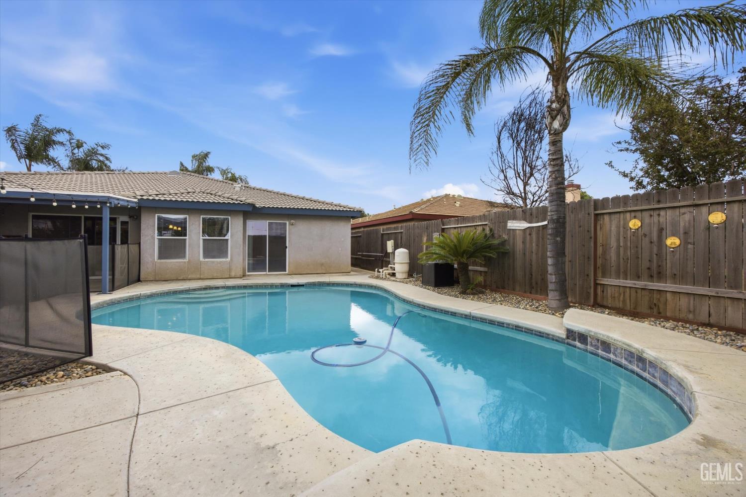 3915 Pescara Street