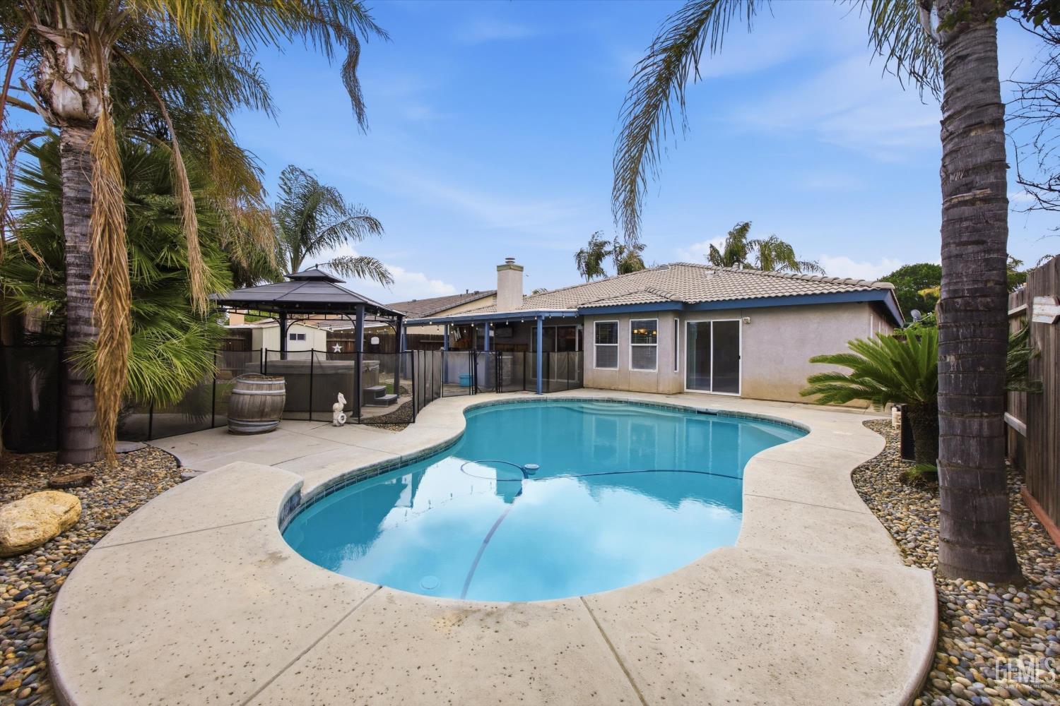3915 Pescara Street