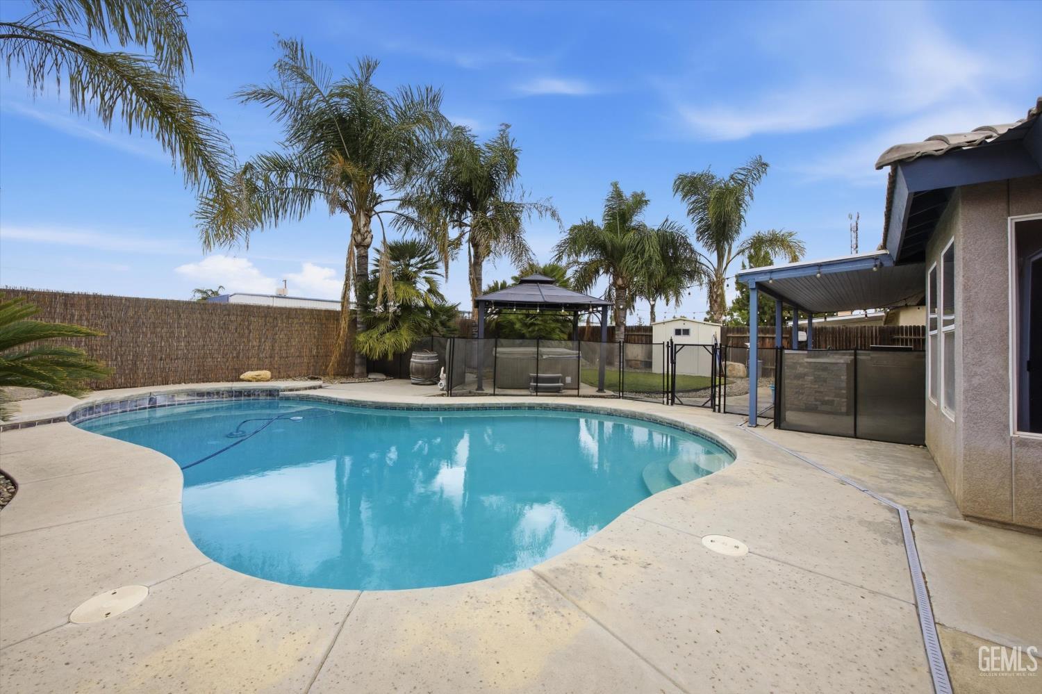 3915 Pescara Street