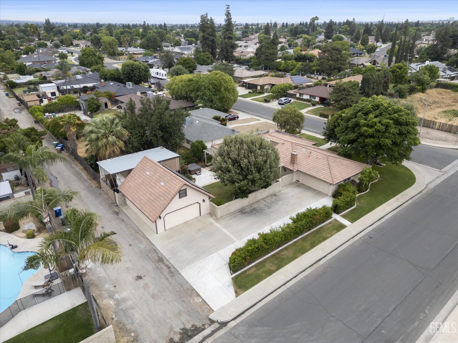 7008 Hooper Avenue