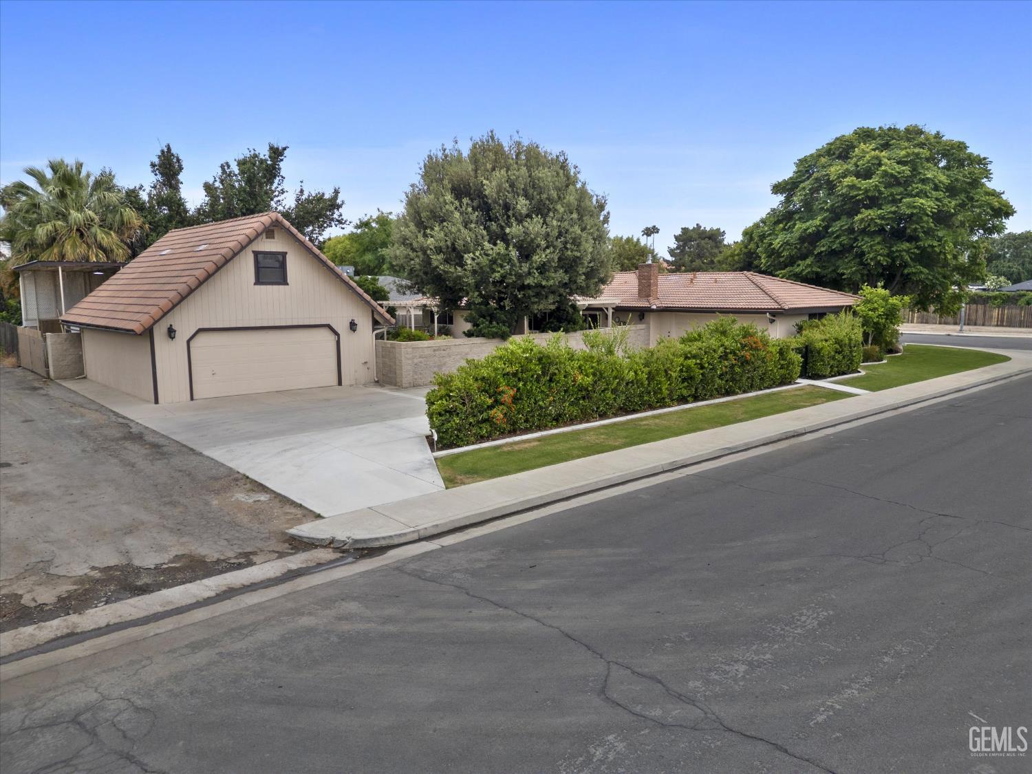 7008 Hooper Avenue