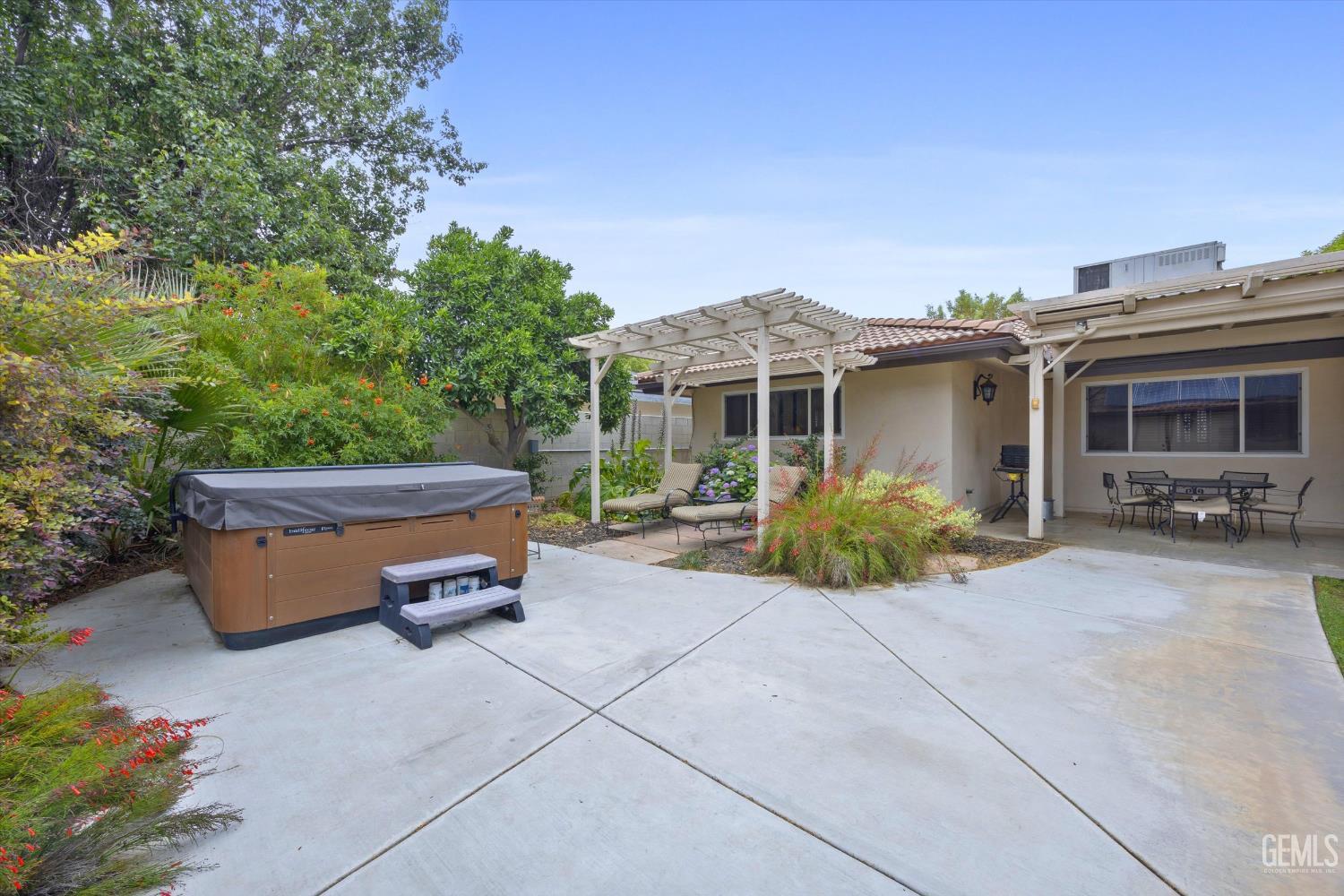 7008 Hooper Avenue