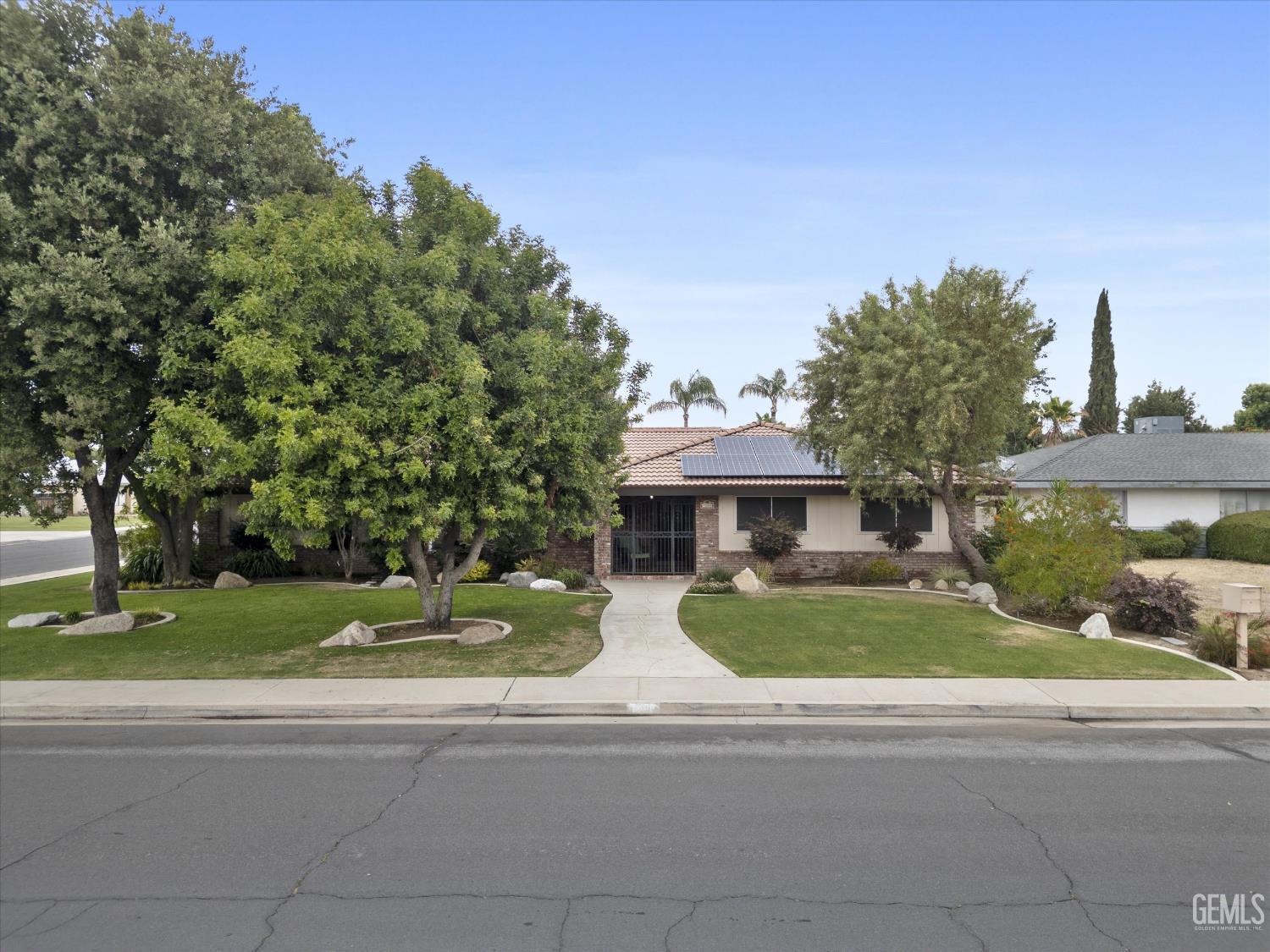 7008 Hooper Avenue