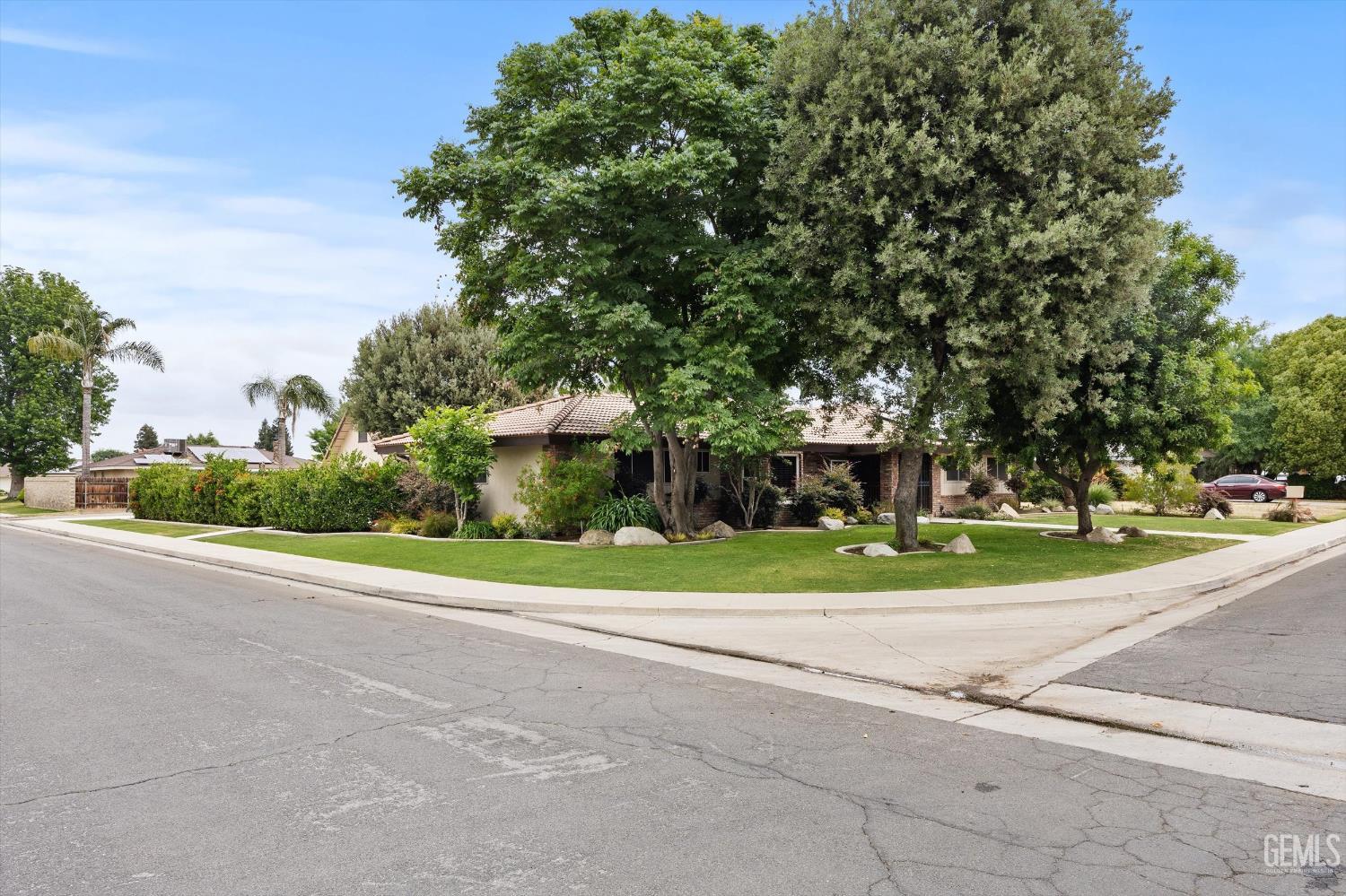 7008 Hooper Avenue