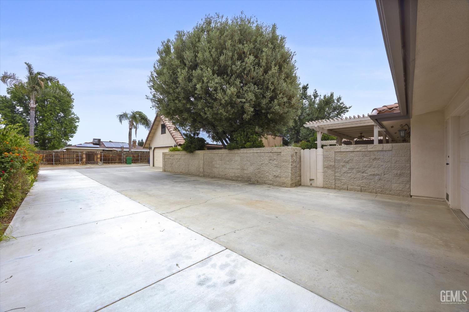 7008 Hooper Avenue