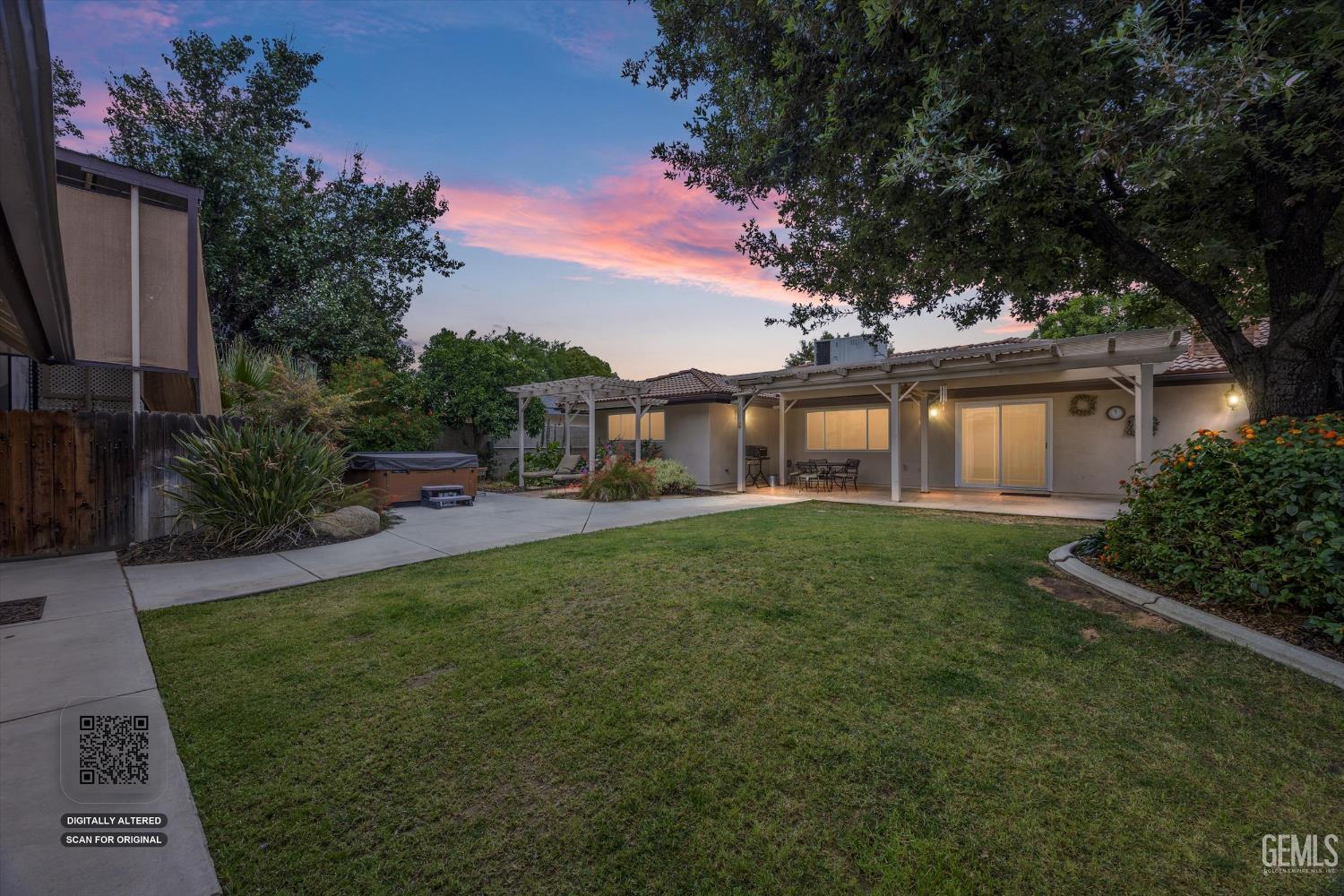7008 Hooper Avenue