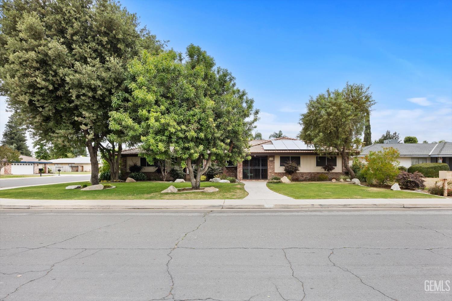 7008 Hooper Avenue
