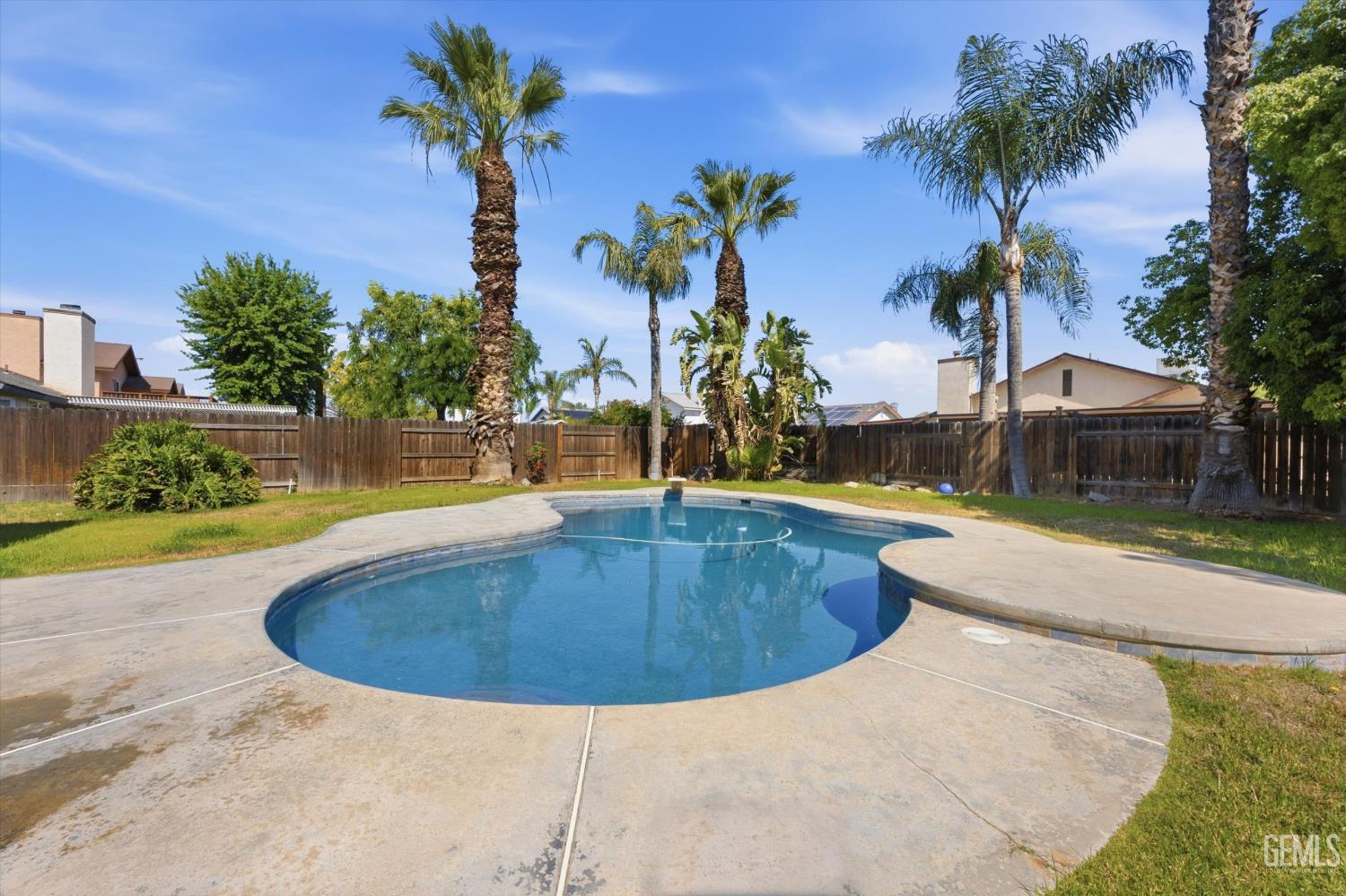 11618 Jimrik Avenue