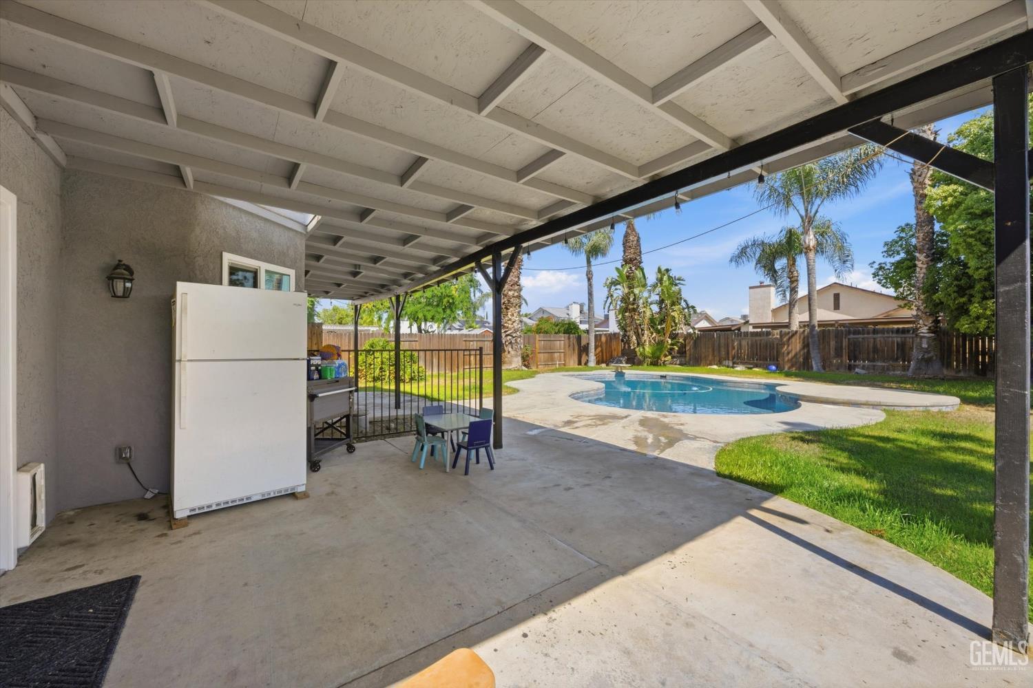 11618 Jimrik Avenue