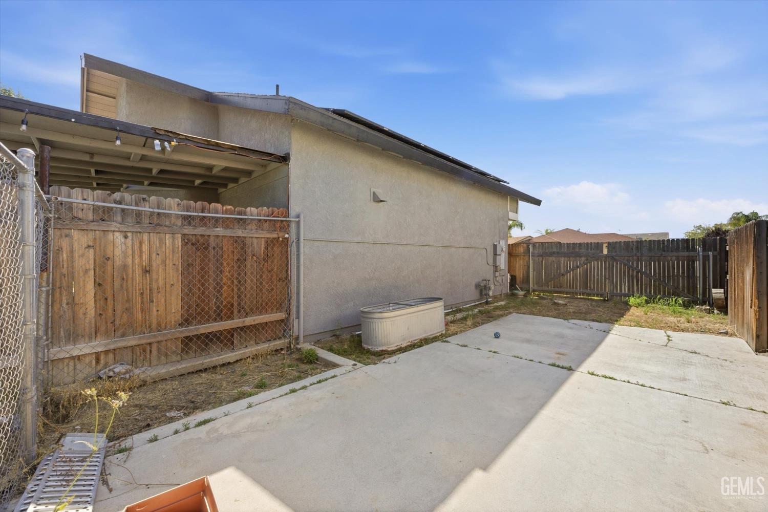 11618 Jimrik Avenue