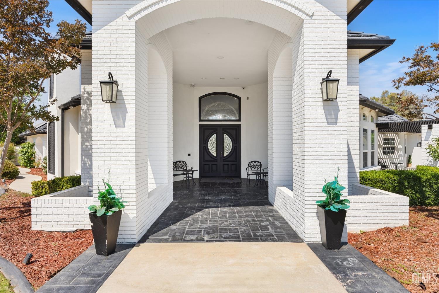 311 Saba Way