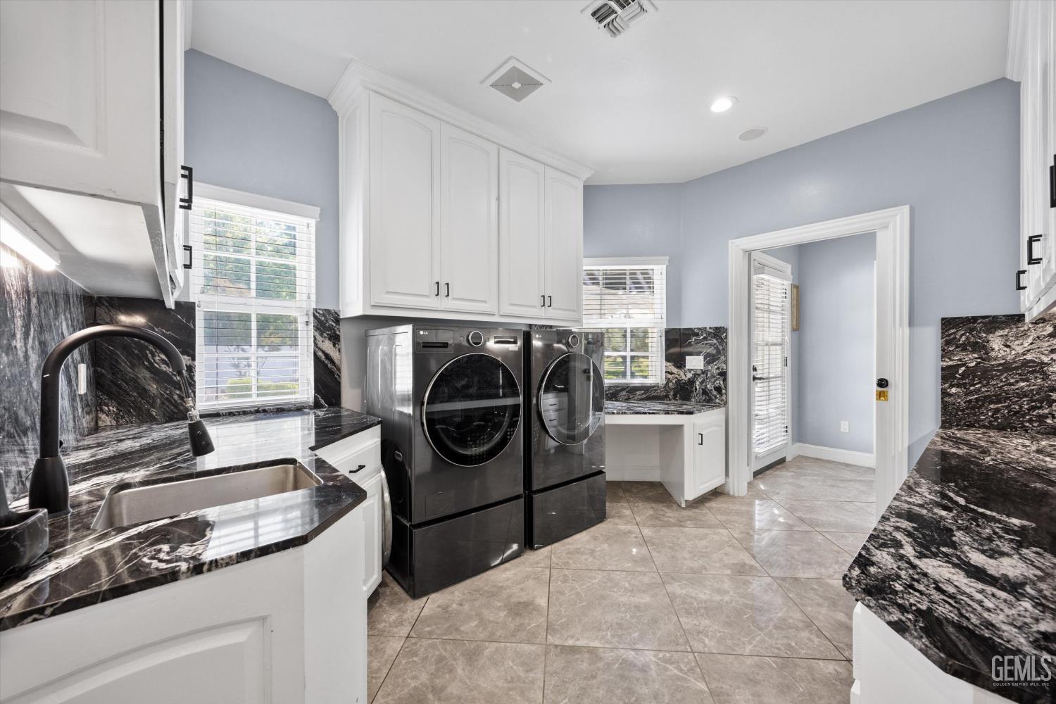 311 Saba Way