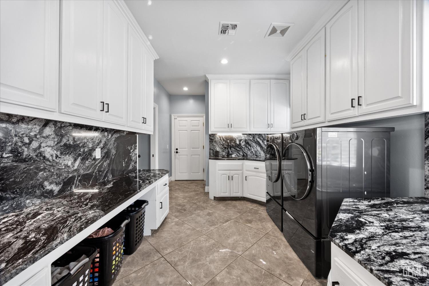 311 Saba Way