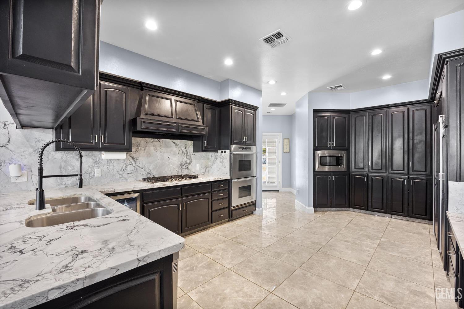 311 Saba Way