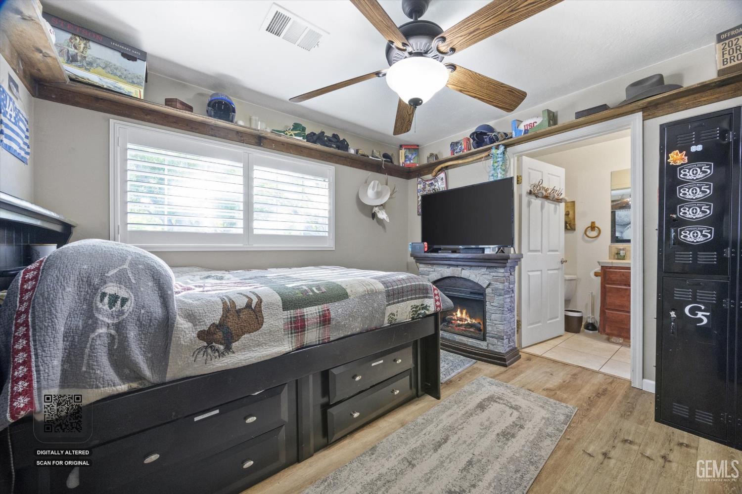 6116 Mandy Lane