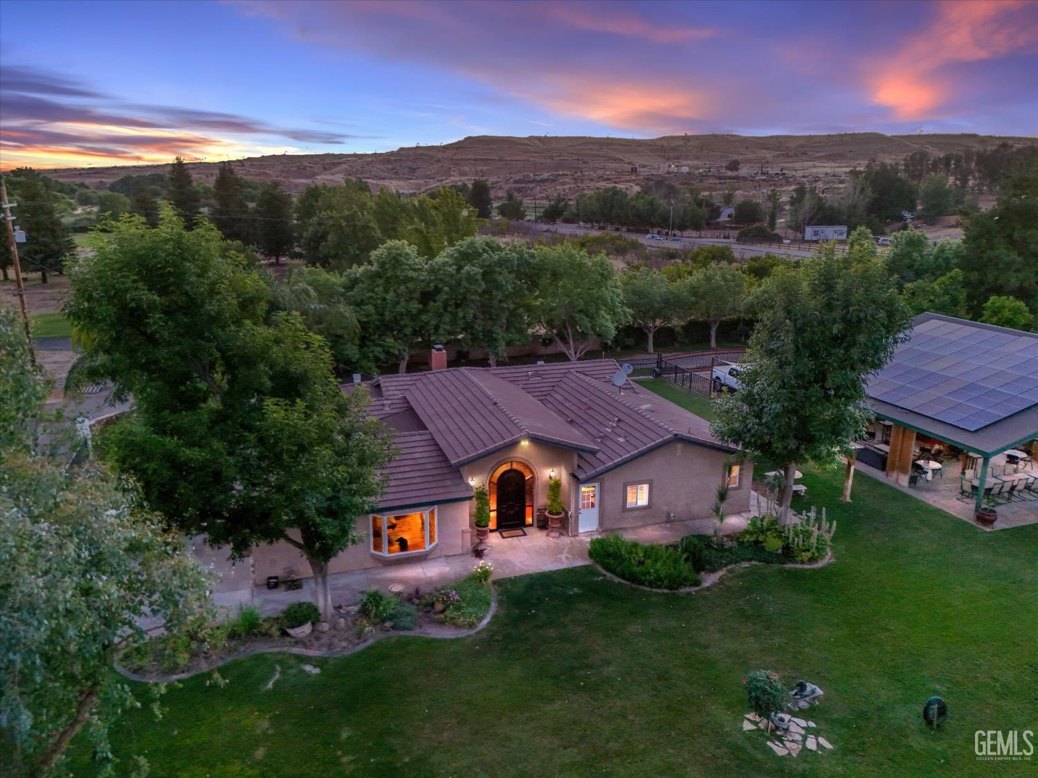 6116 Mandy Lane