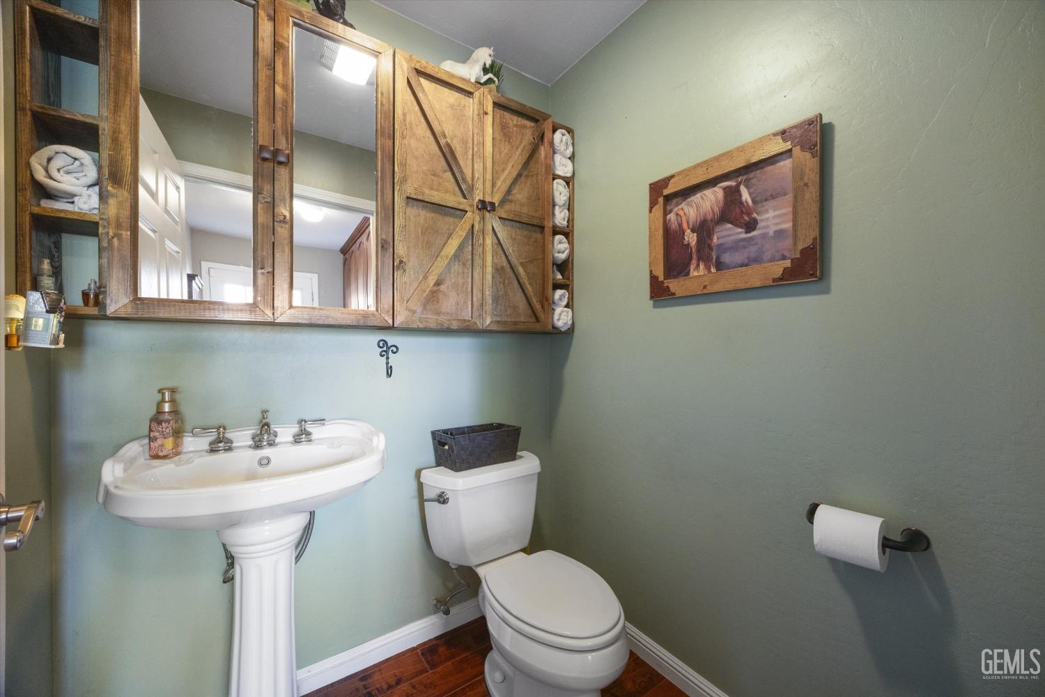 6116 Mandy Lane