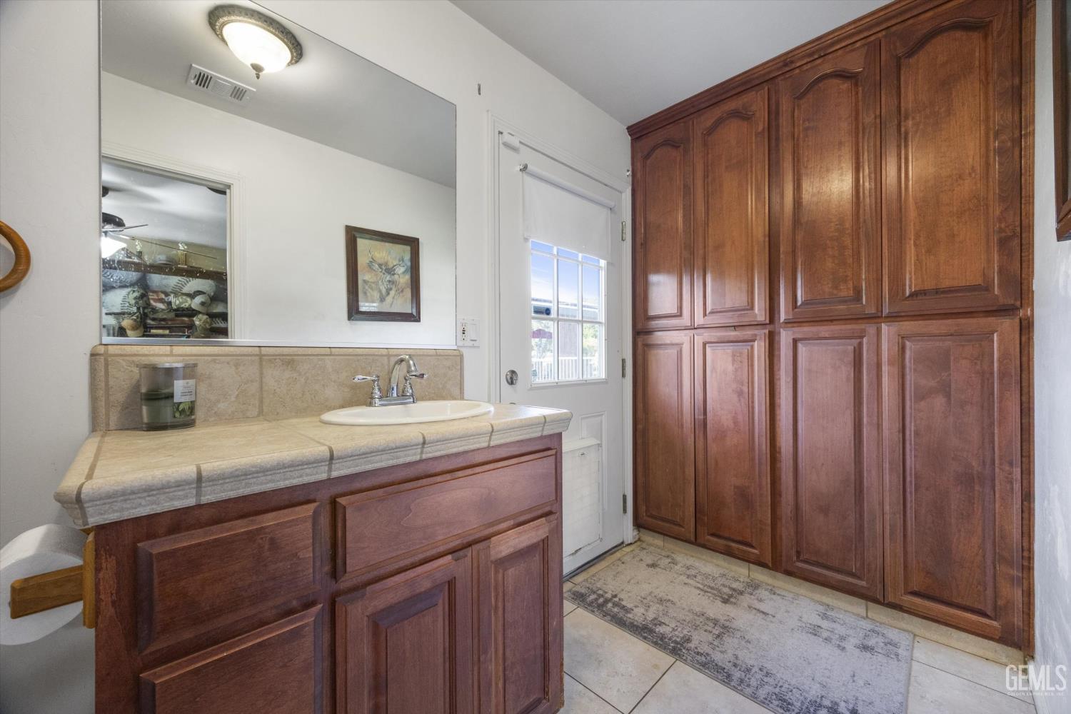 6116 Mandy Lane