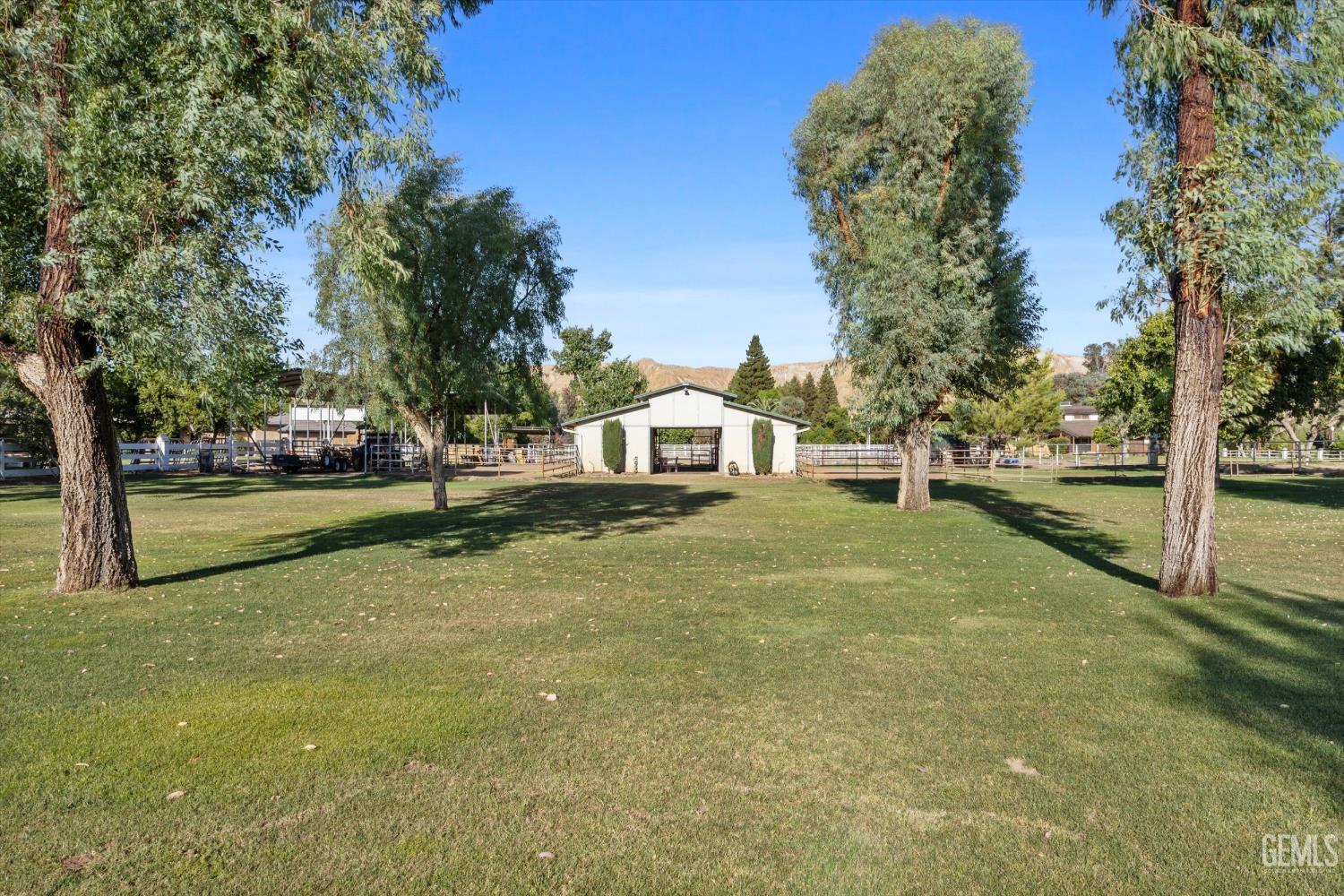 6116 Mandy Lane