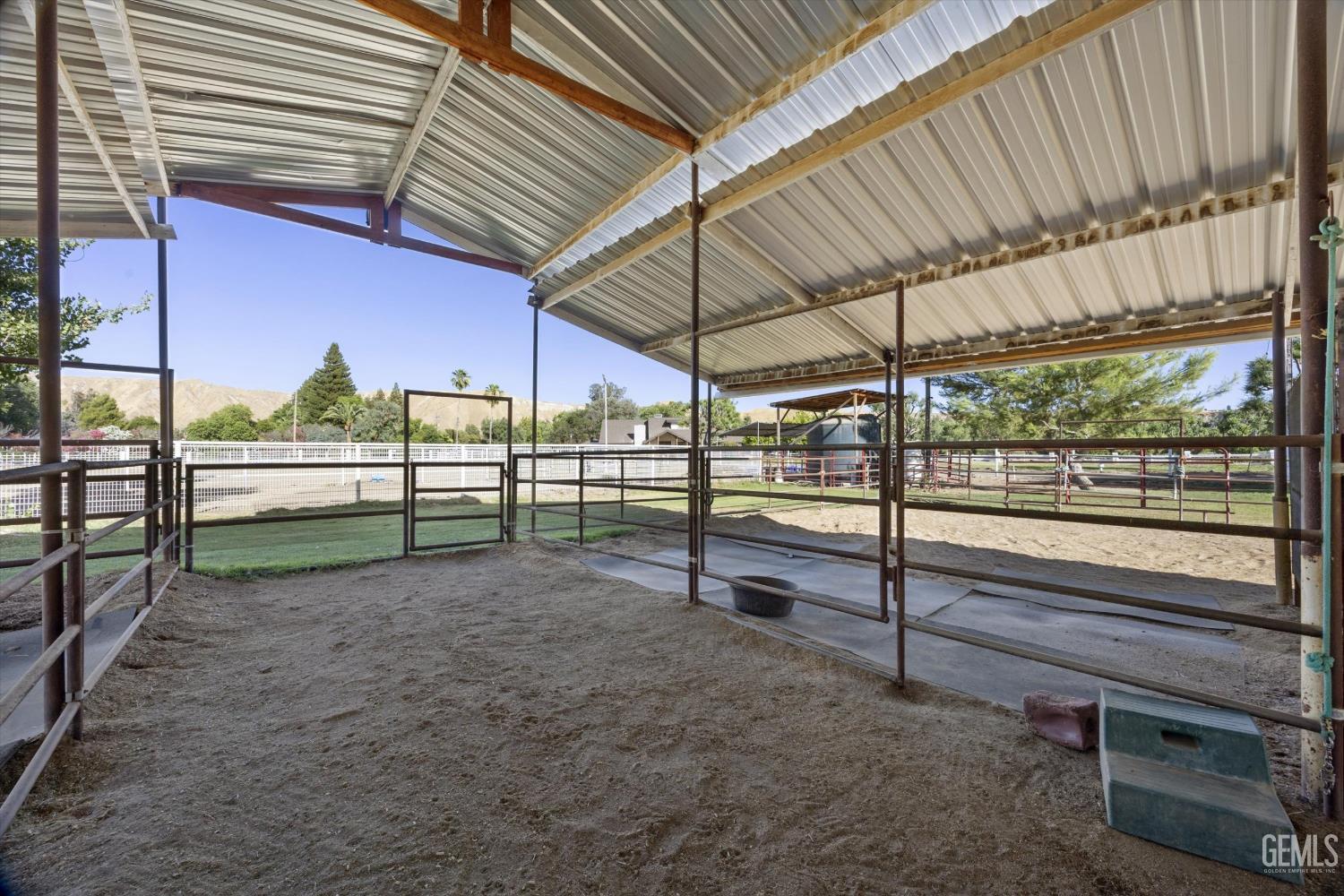 6116 Mandy Lane