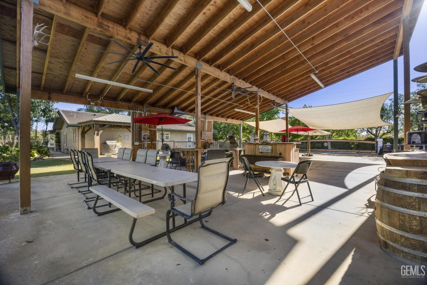 6116 Mandy Lane