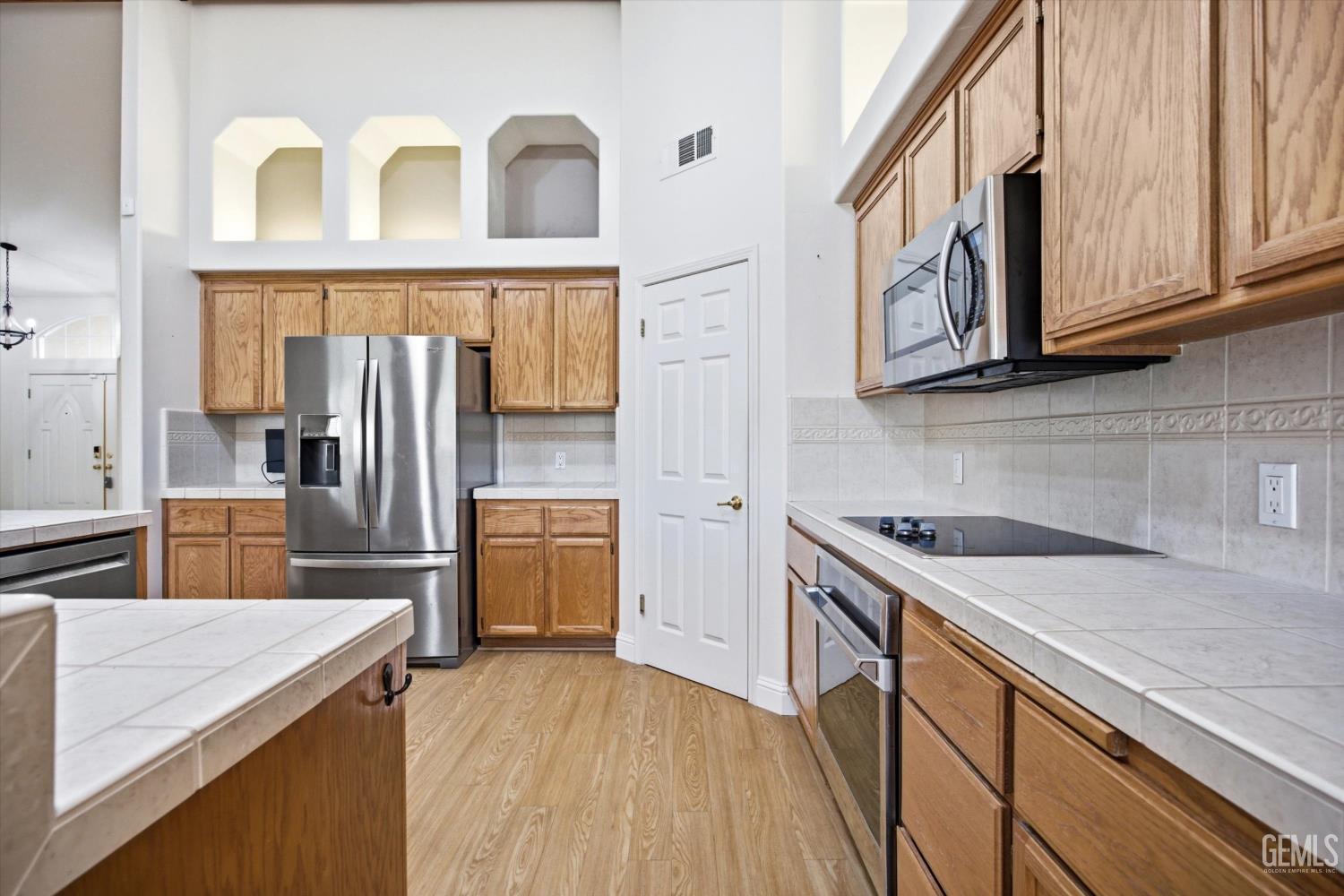 12209 Tule River Way