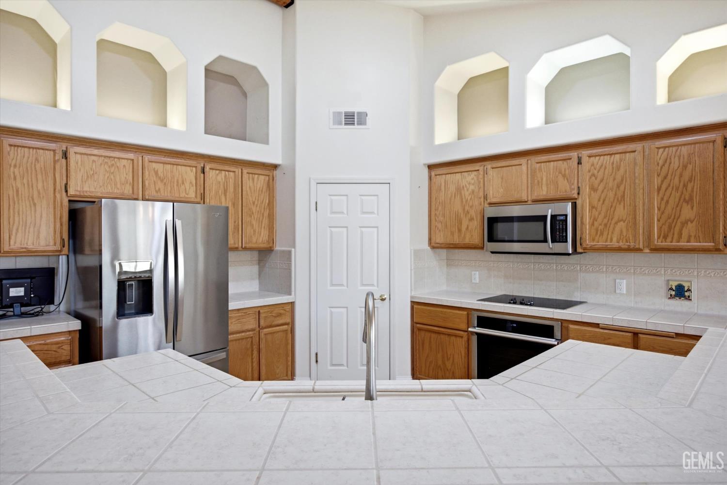 12209 Tule River Way