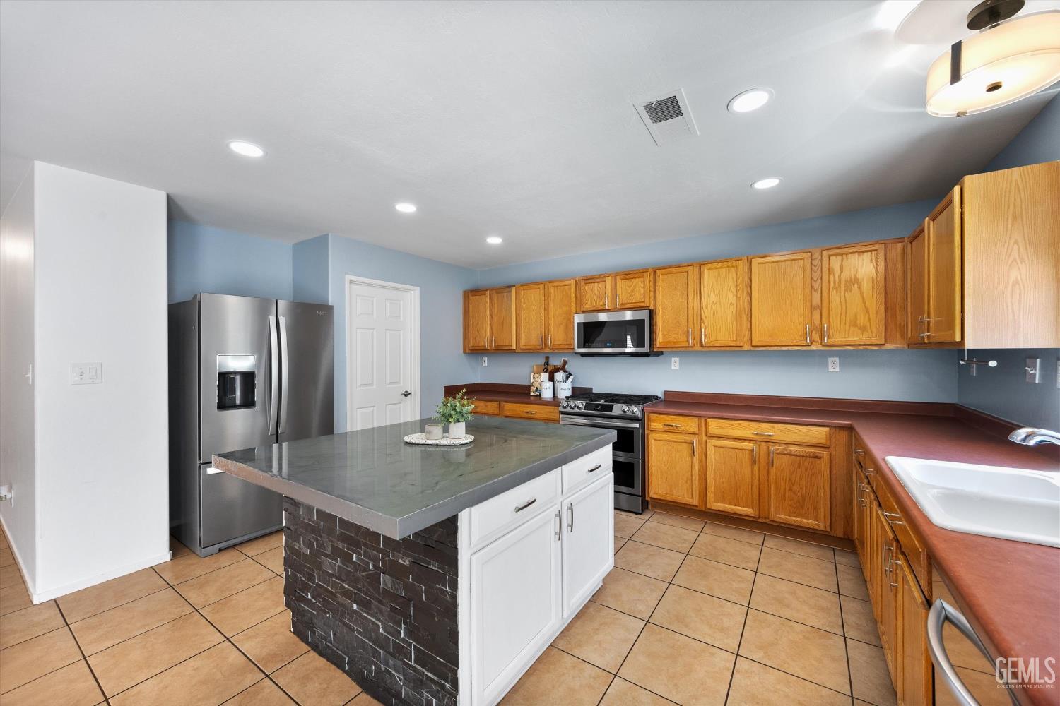 10709 Grand Prairie Drive