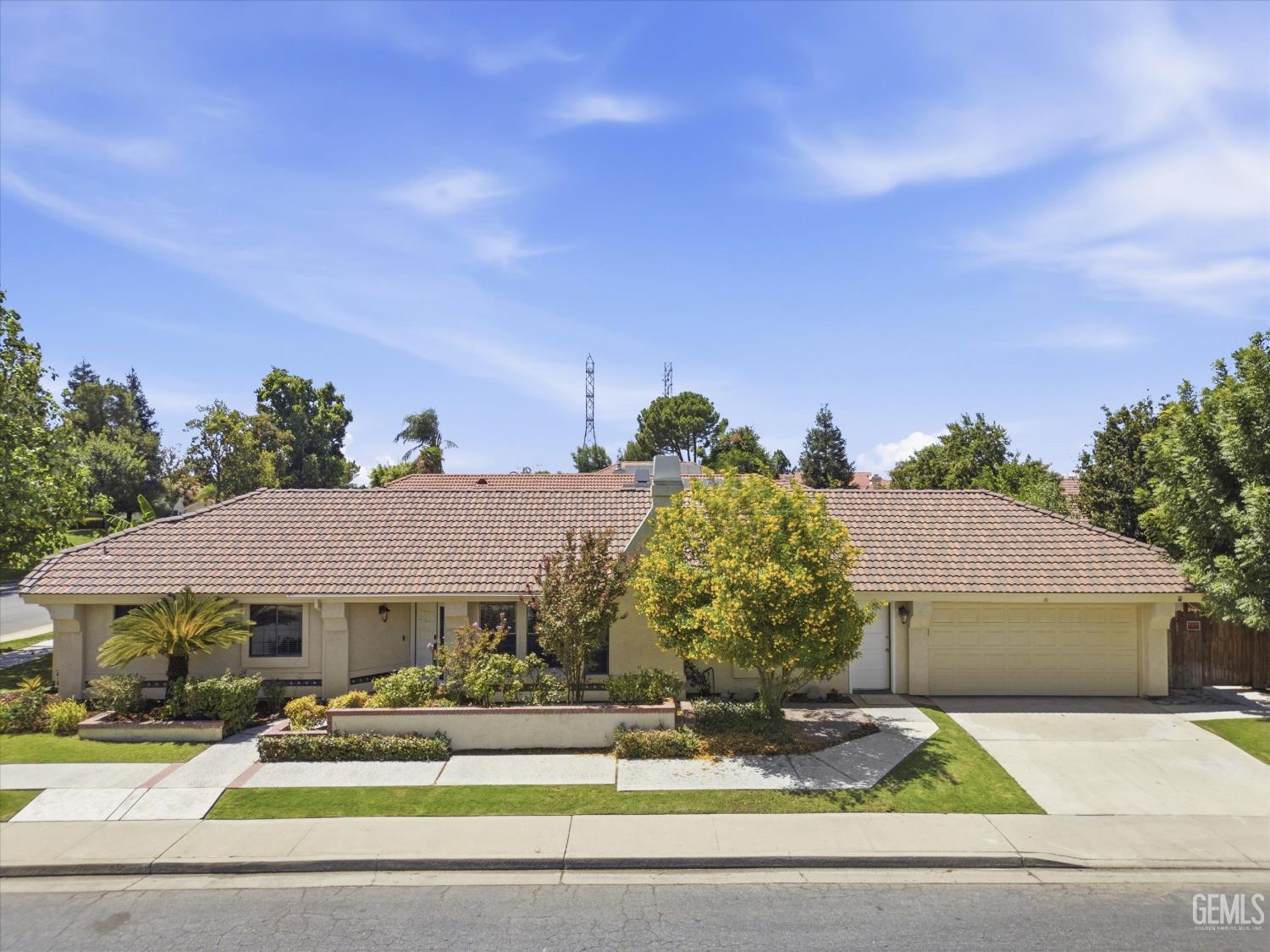 8112 Chaucer Street