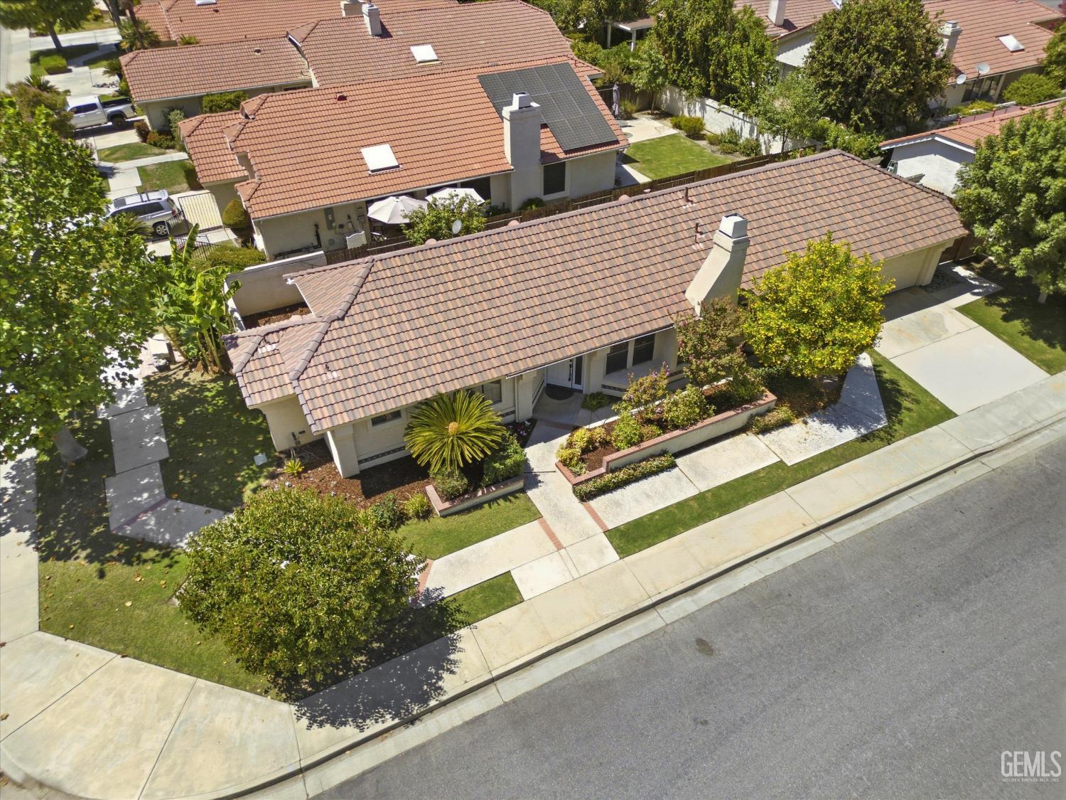 8112 Chaucer Street