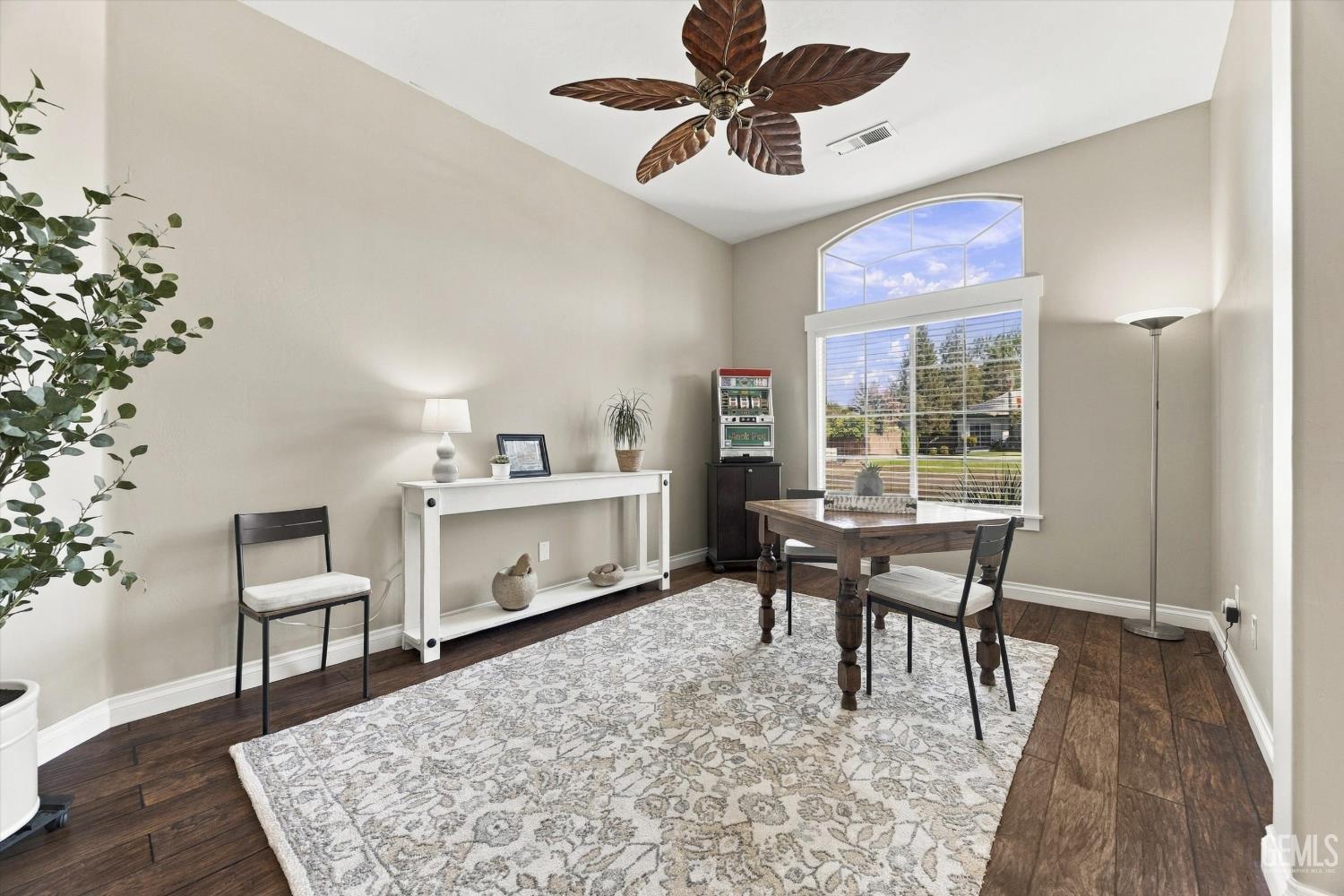 611 Cedar Ridge Drive