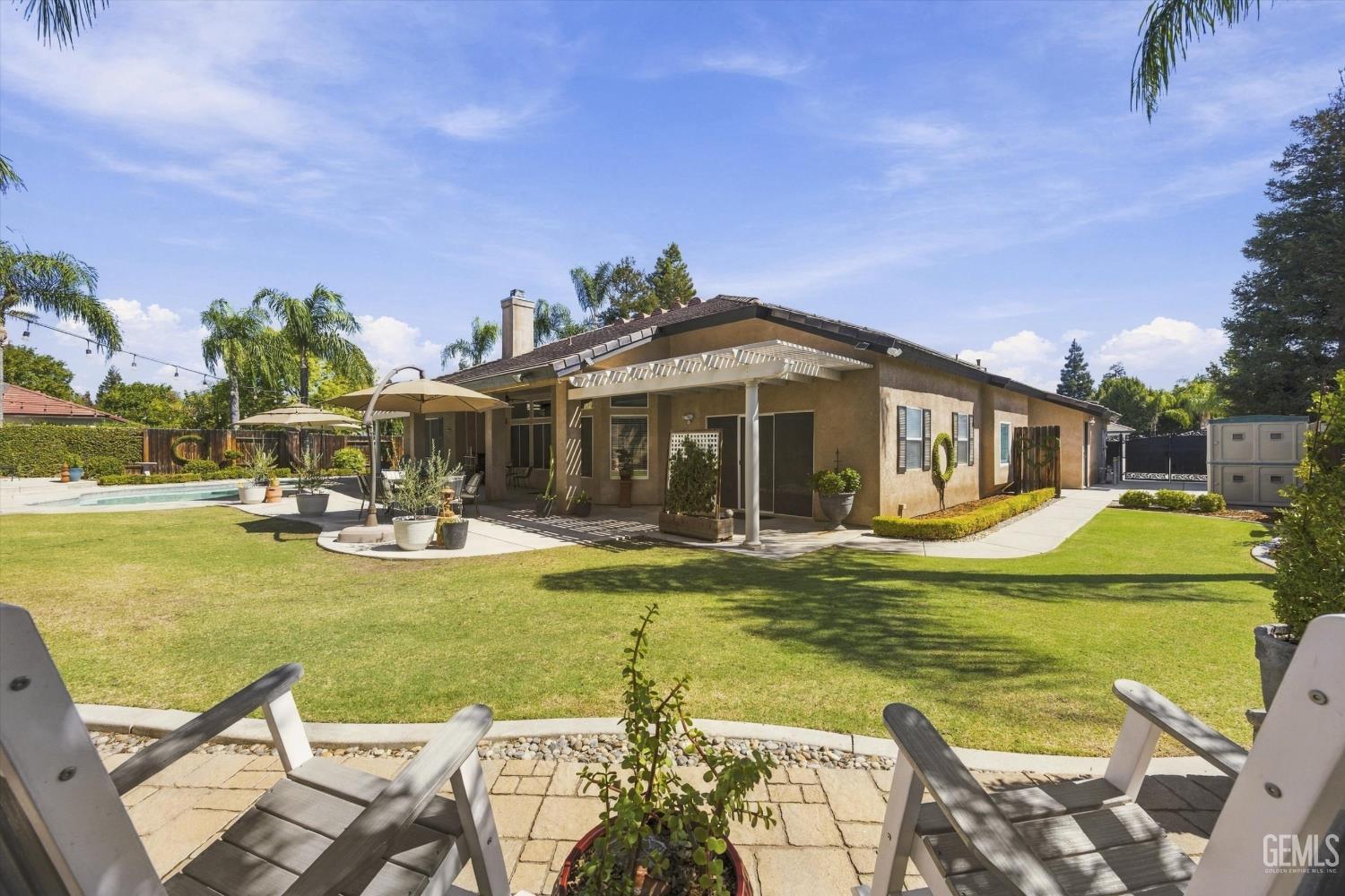 611 Cedar Ridge Drive