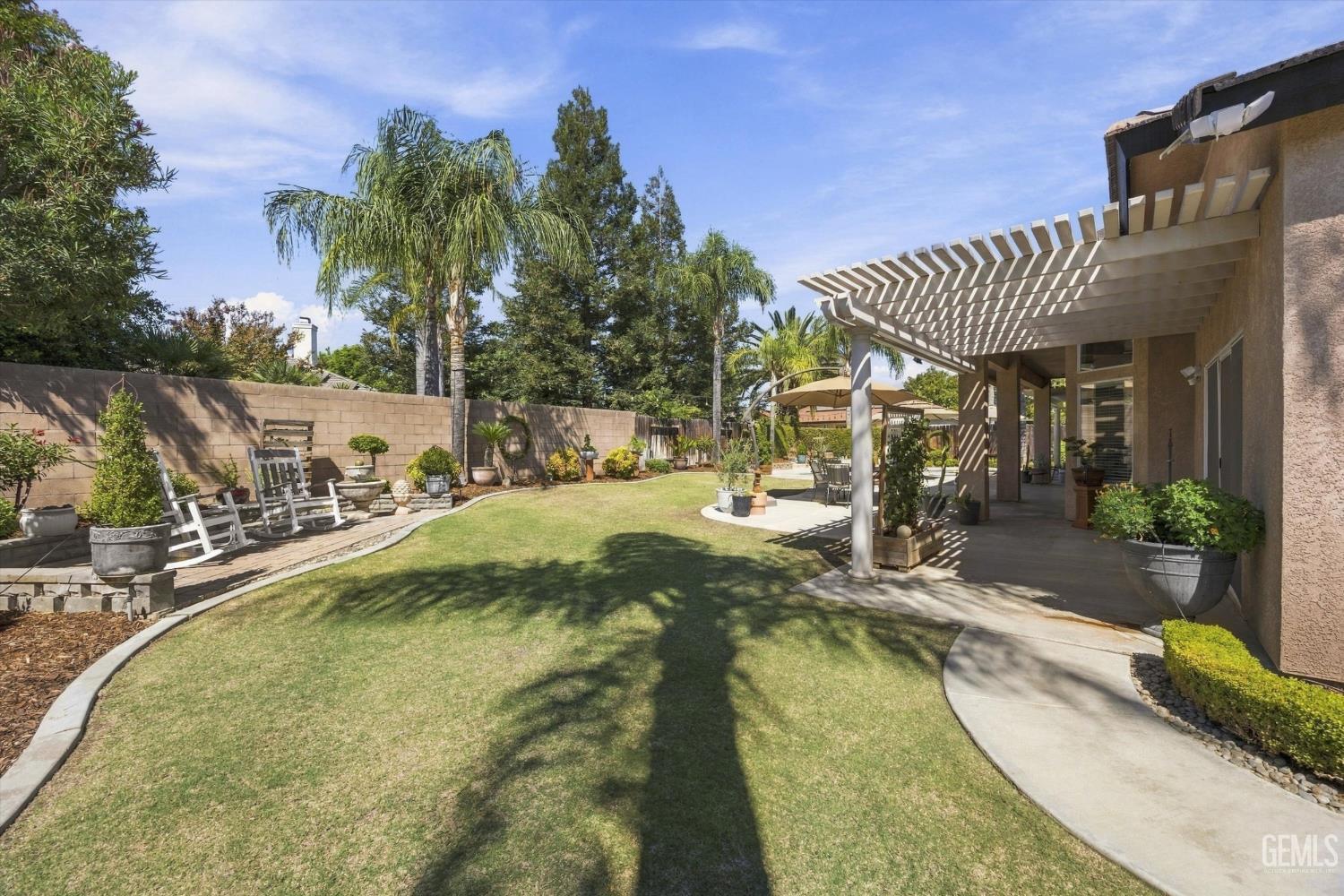 611 Cedar Ridge Drive