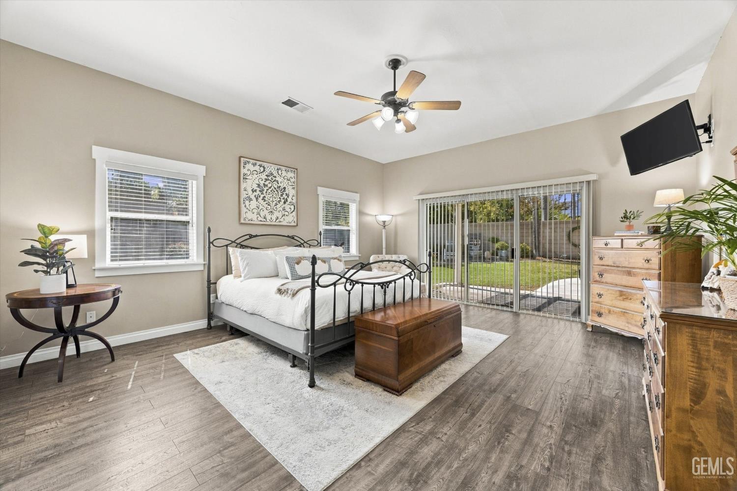 611 Cedar Ridge Drive