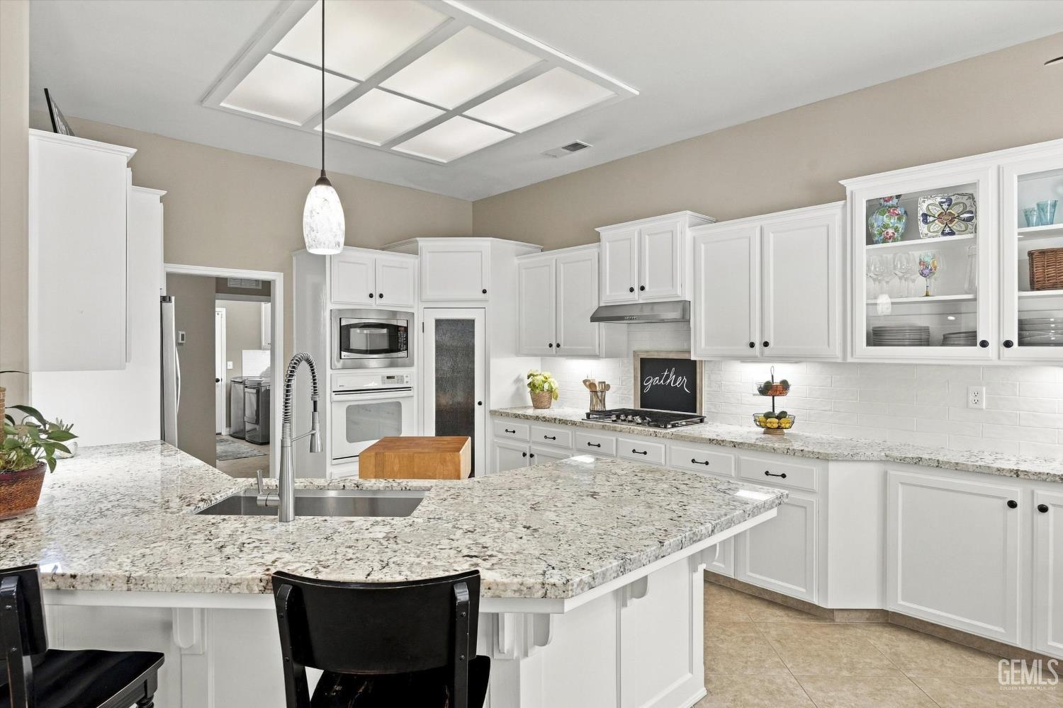 611 Cedar Ridge Drive