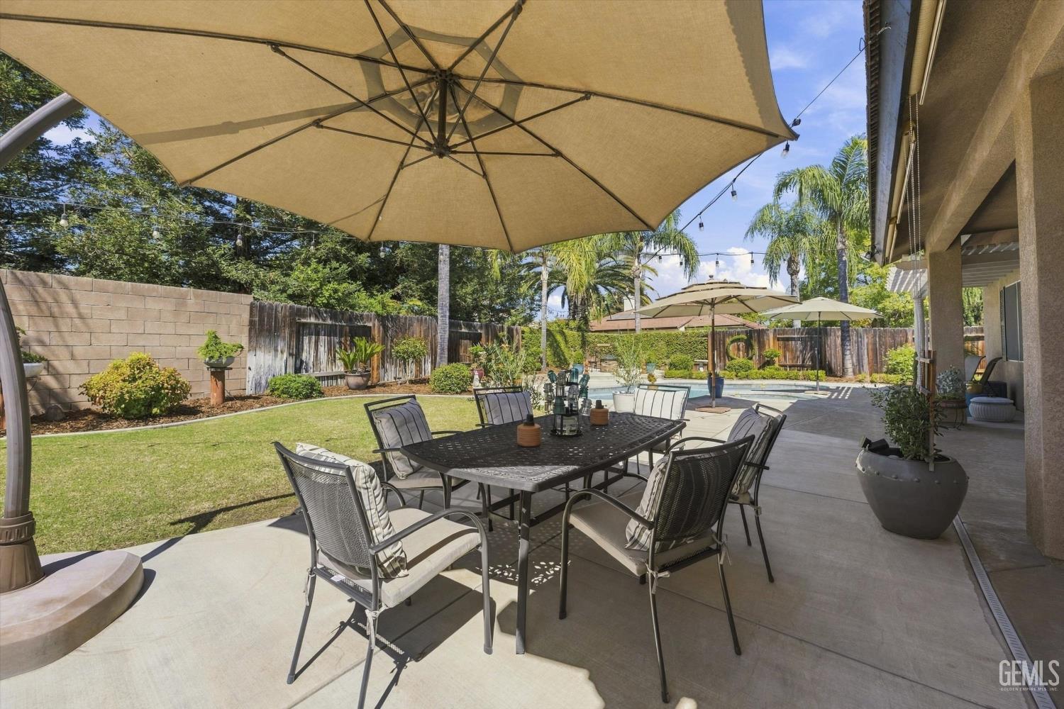 611 Cedar Ridge Drive