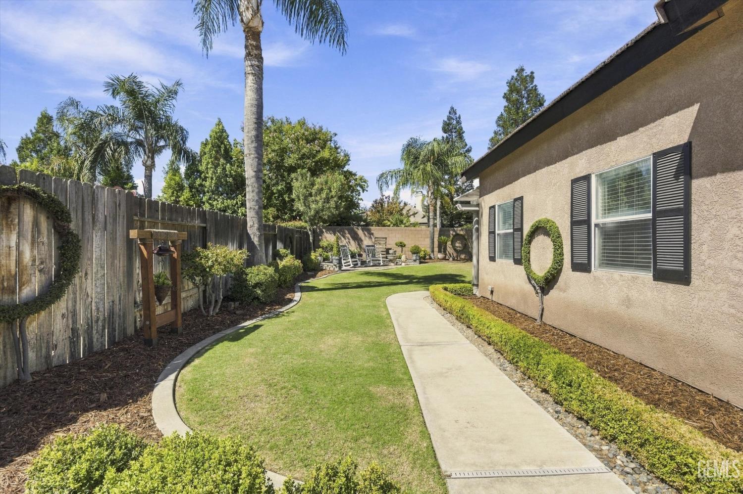 611 Cedar Ridge Drive
