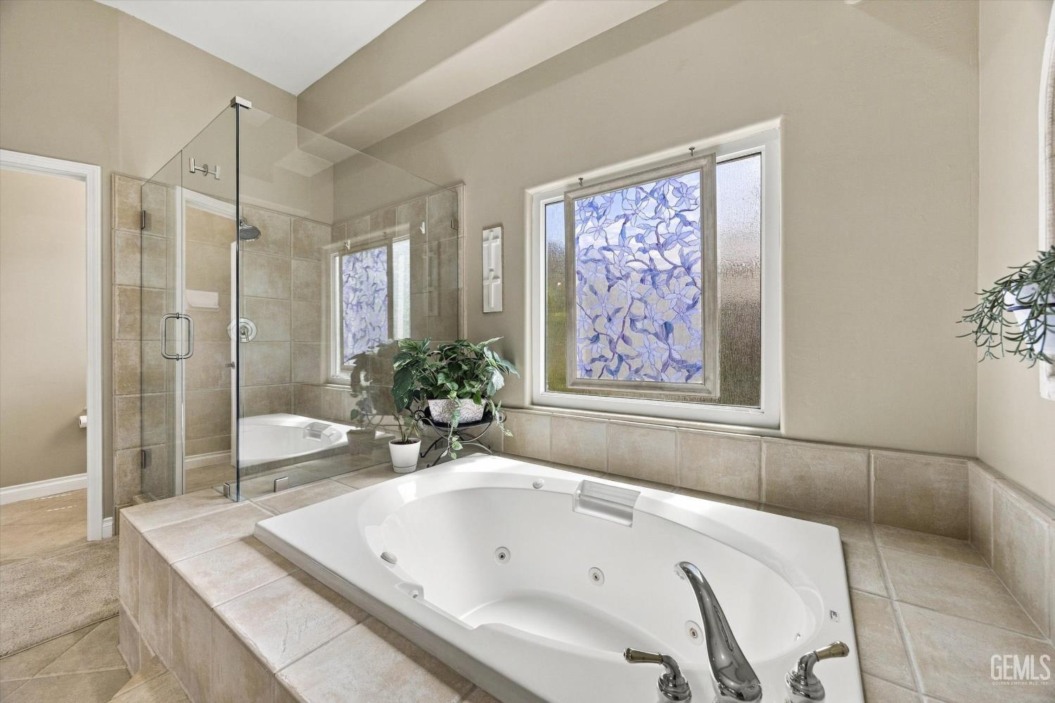 611 Cedar Ridge Drive
