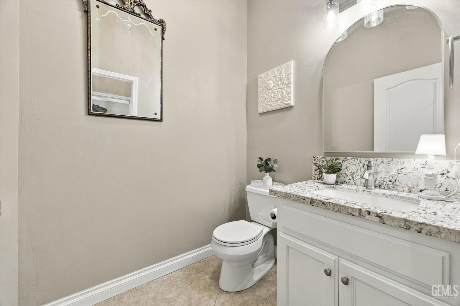 611 Cedar Ridge Drive