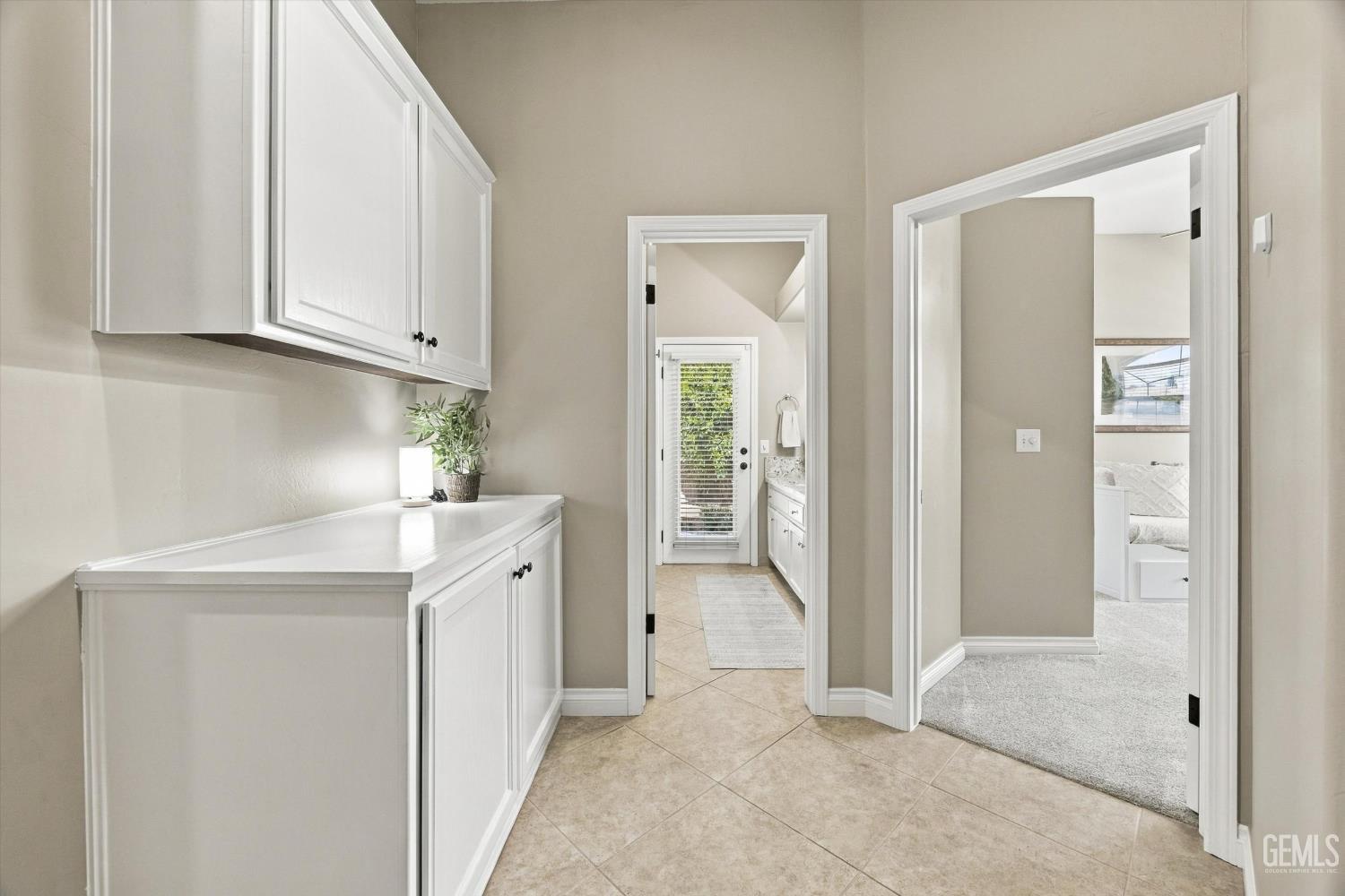 611 Cedar Ridge Drive